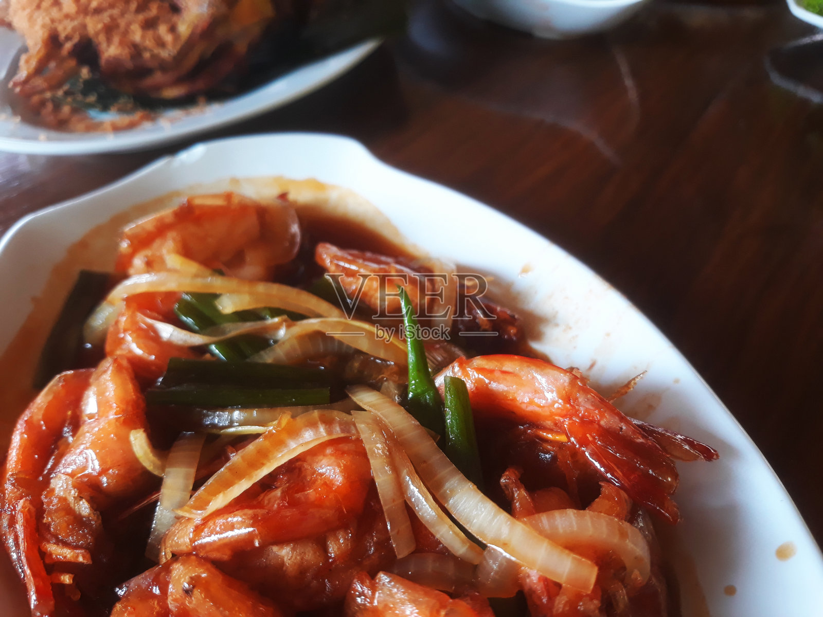 糖醋对虾炒食照片摄影图片