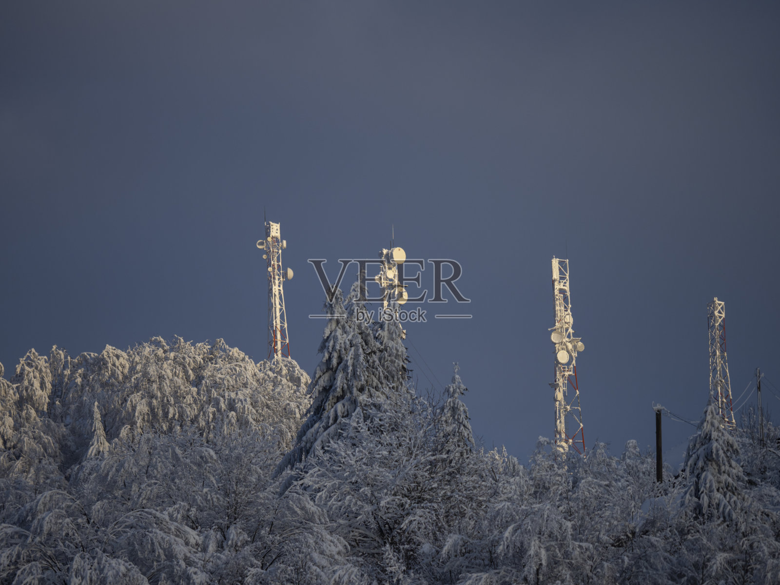 冬天的山景照片摄影图片
