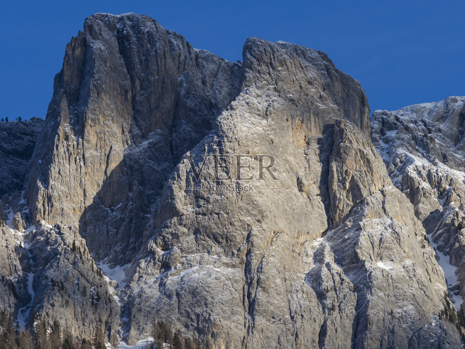 冬天的山景照片摄影图片