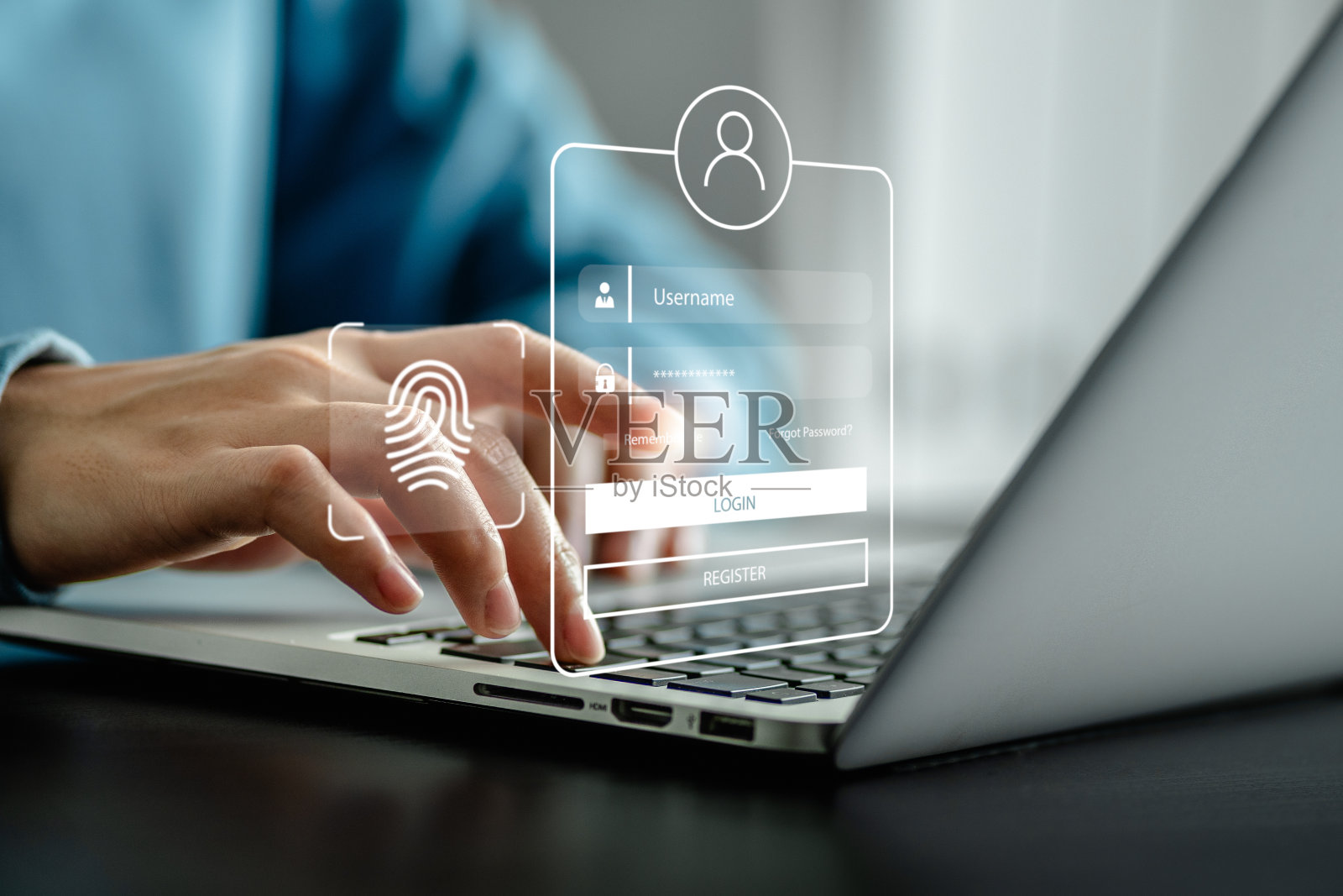 互联网网络安全理念，保护数据隐私免受恶意攻击，数字信息技术安全，用户访问笔记本电脑屏幕显示登录安全信息照片摄影图片