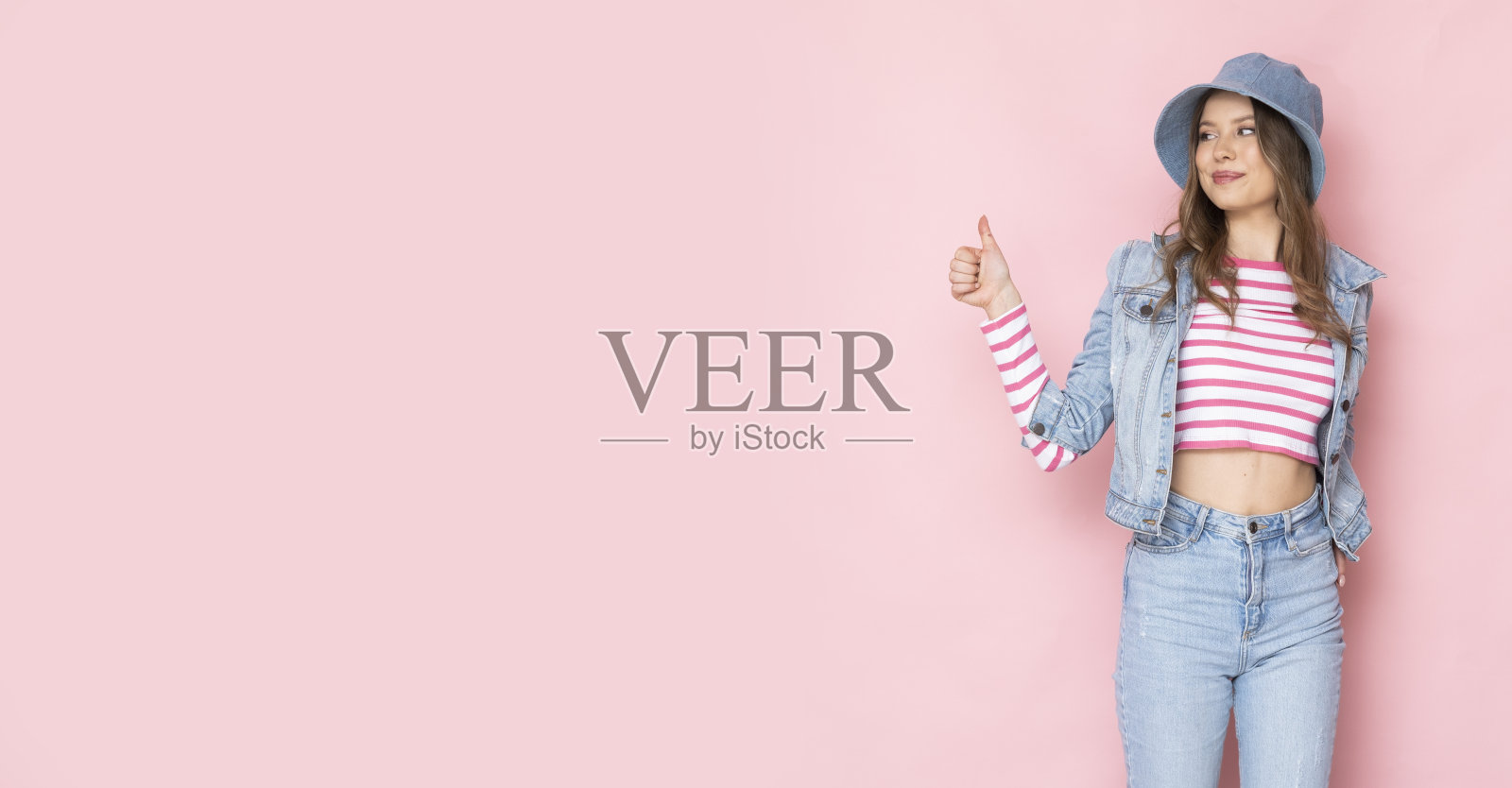 漂亮的天才迷人的开朗女孩的肖像照片摄影图片