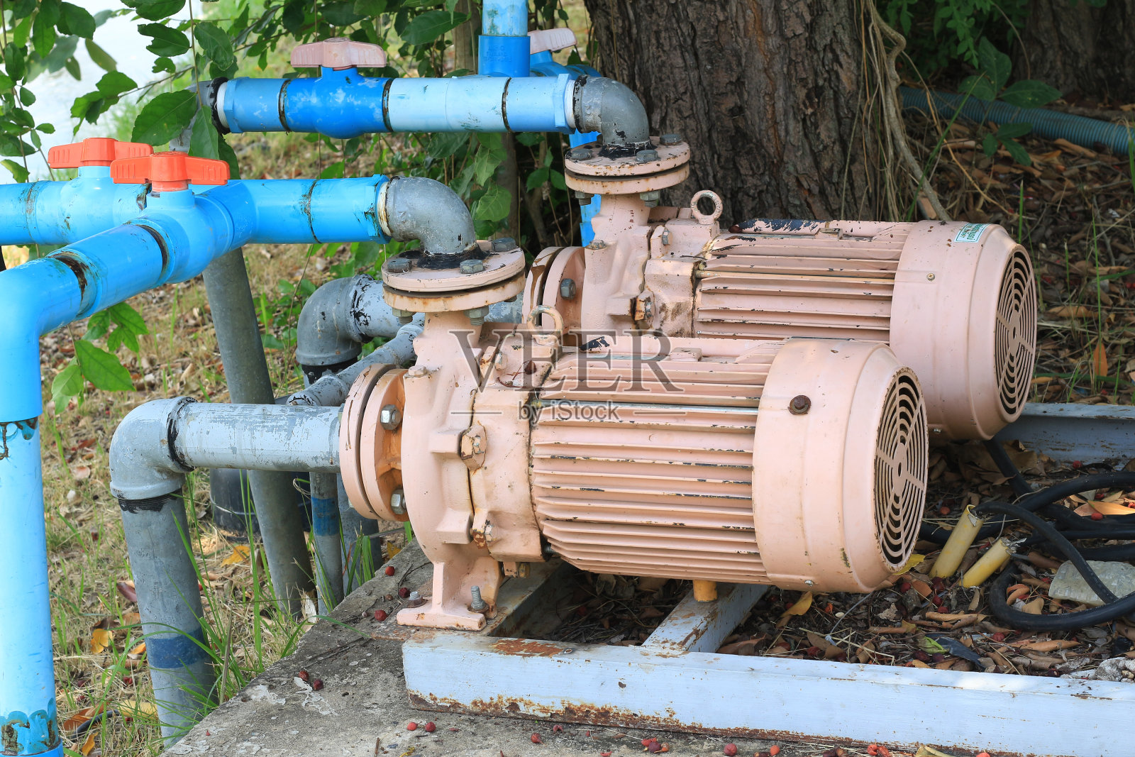 旧水泵照片摄影图片