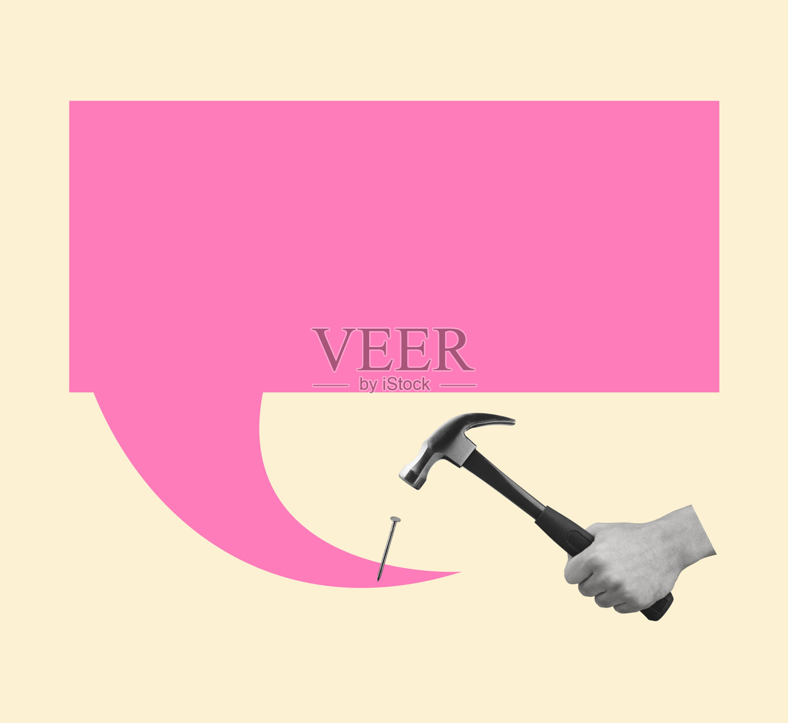 当代艺术拼贴手锤钉子和对话泡泡。照片摄影图片