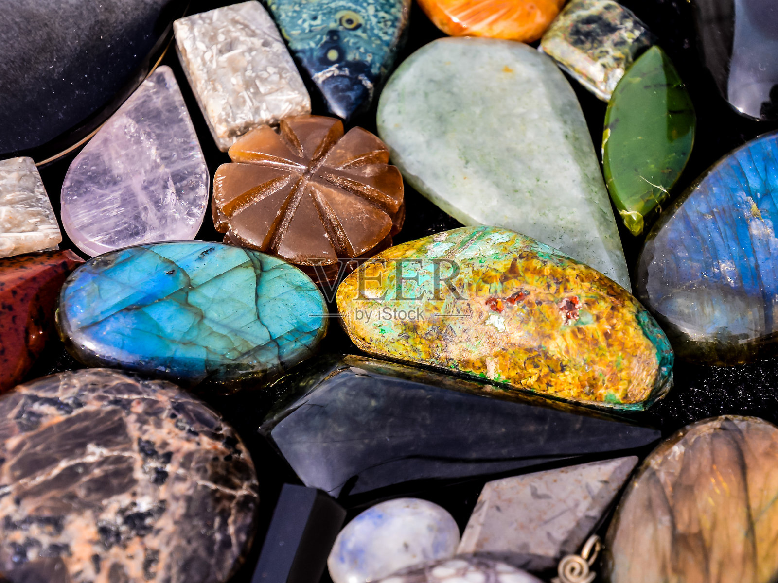 半珍贵的岩石宝石照片摄影图片