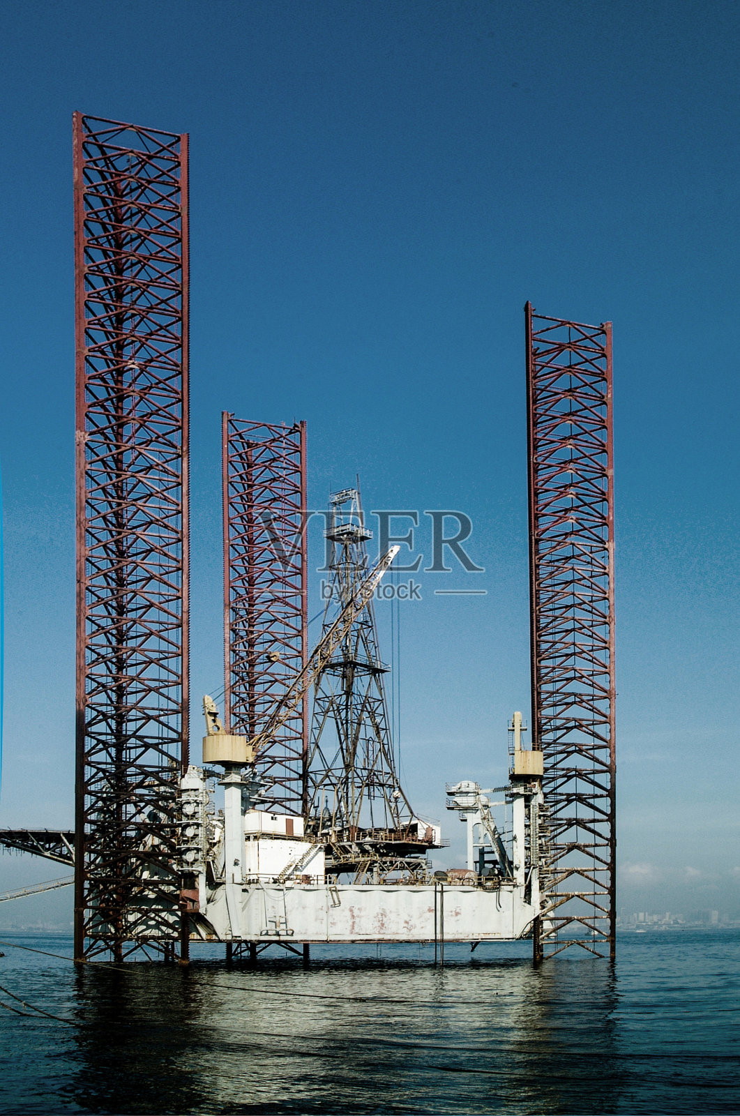 自升式钻井平台。照片摄影图片