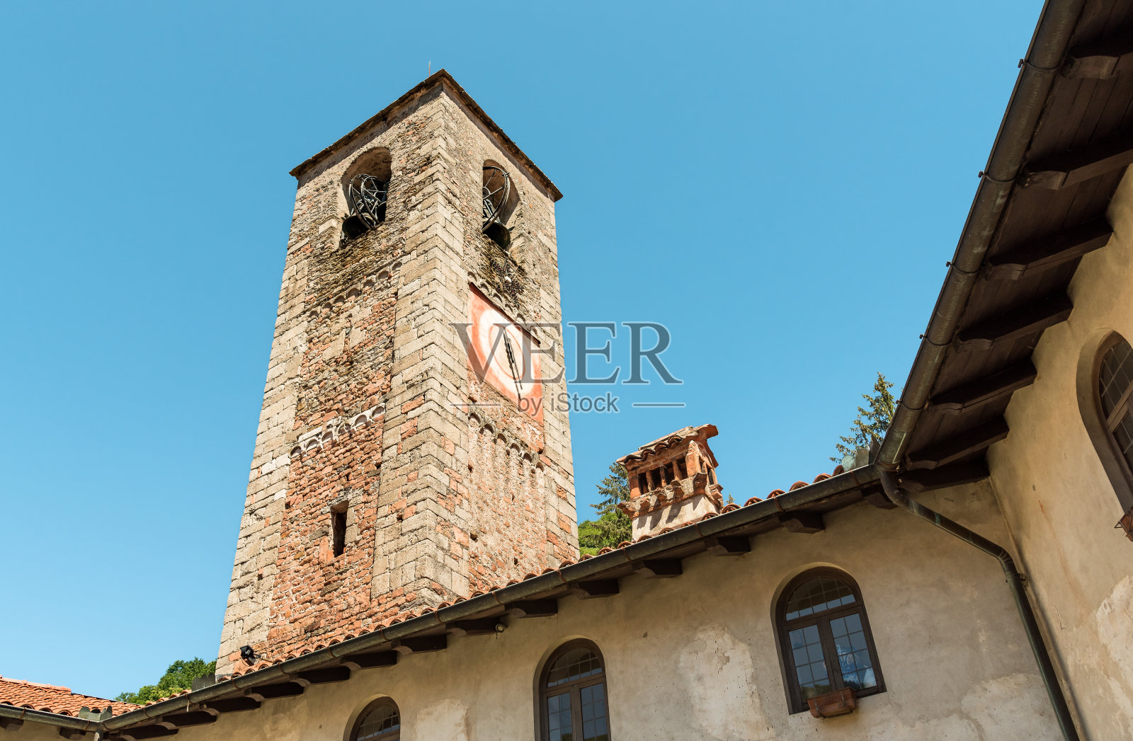 意大利瓦雷泽省瓦雷泽省的瓦雷泽省的瓦雷泽省的圣杰莫洛修道院教区博物馆的钟楼照片摄影图片