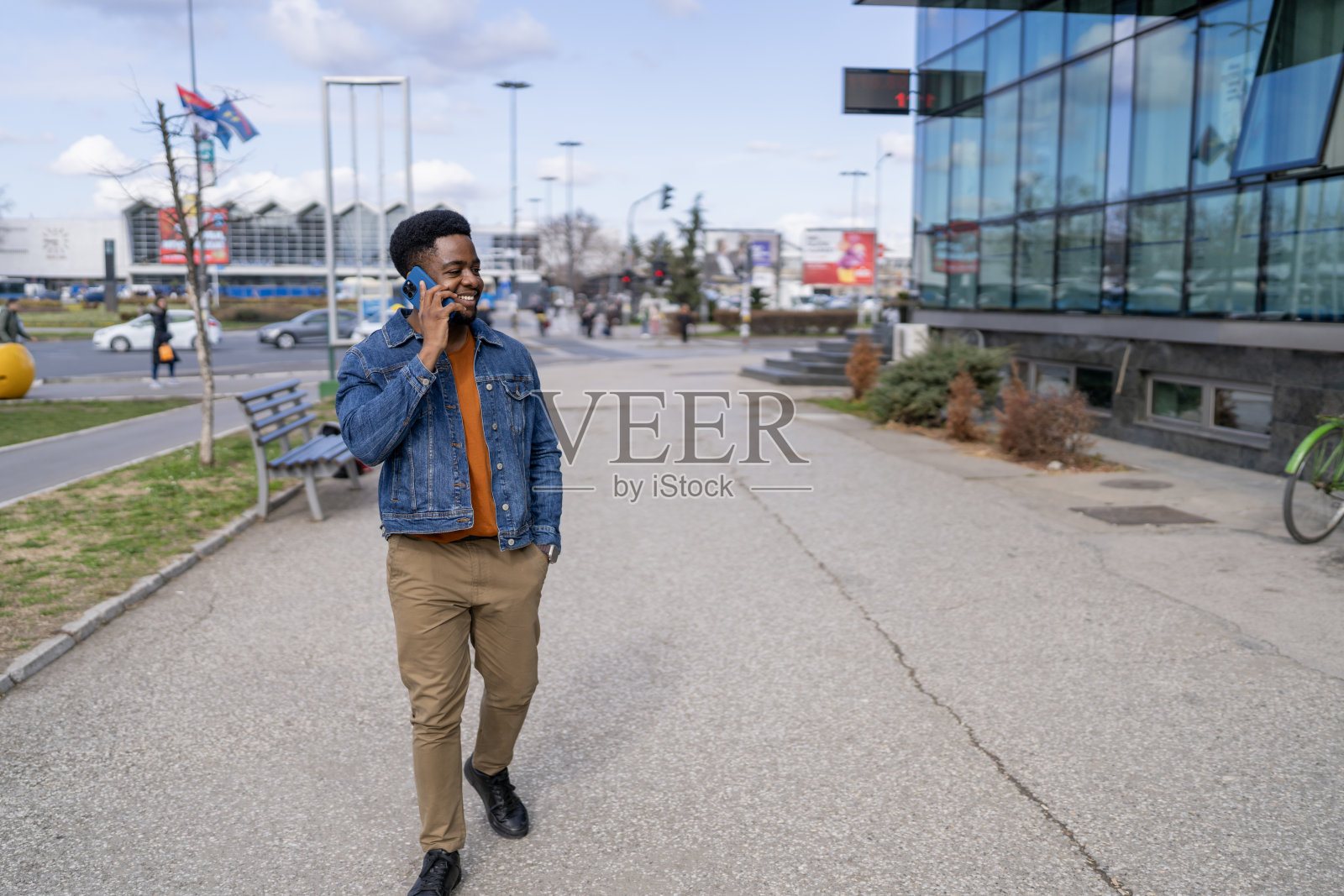 边走边聊照片摄影图片