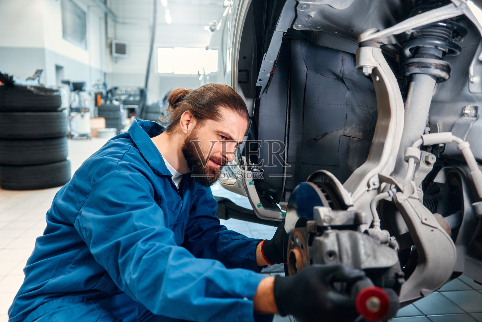 汽车修理和保养。照片摄影图片