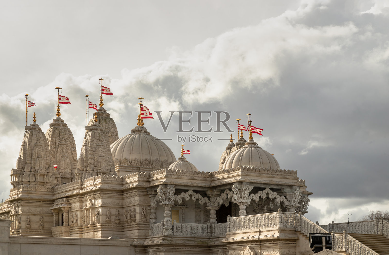 尼斯登神庙(BAPS Shri Swaminarayan Mandir)的外部建筑设计。照片摄影图片