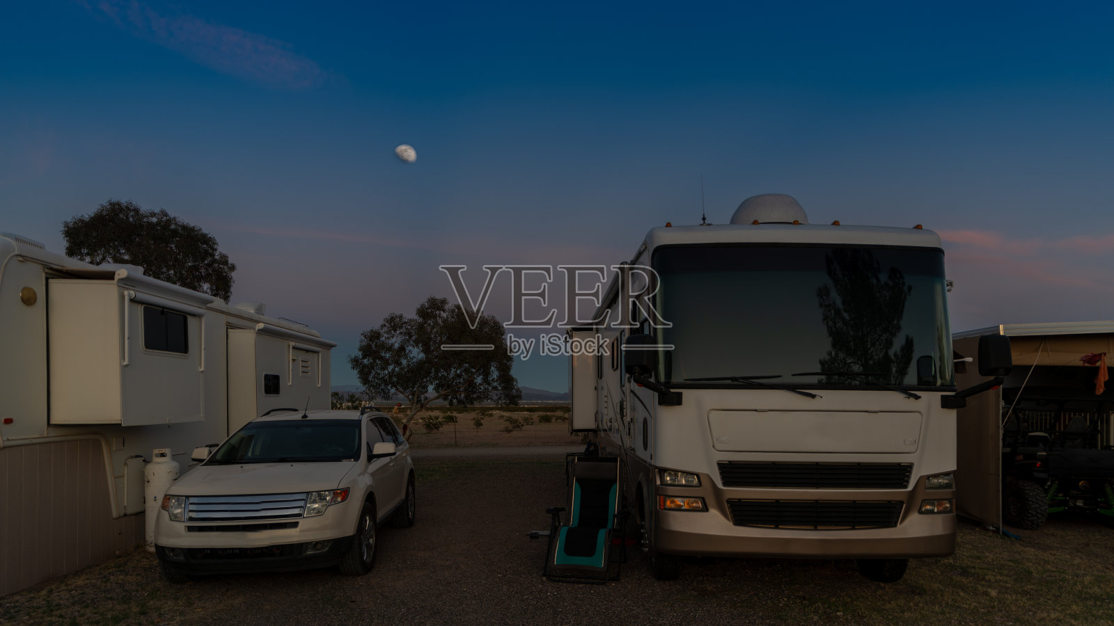 在亚利桑那沙漠露营照片摄影图片