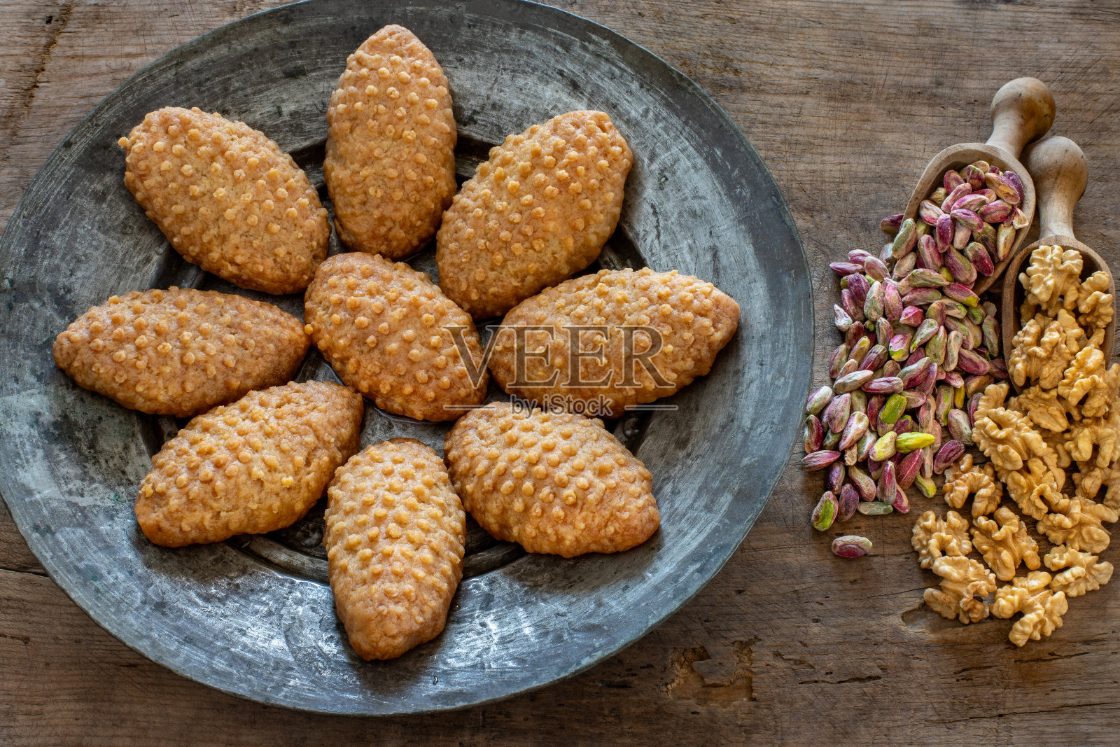 有糖浆的甜点叫kalburabastor kalburabasti。Bayram <s:1> ekeri或sekeri照片摄影图片