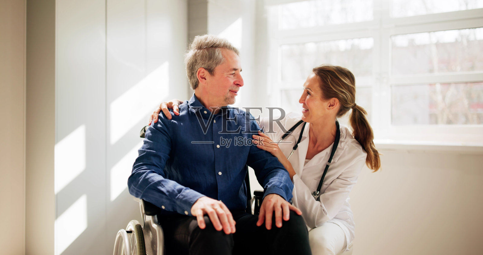 护理人员医生照片摄影图片