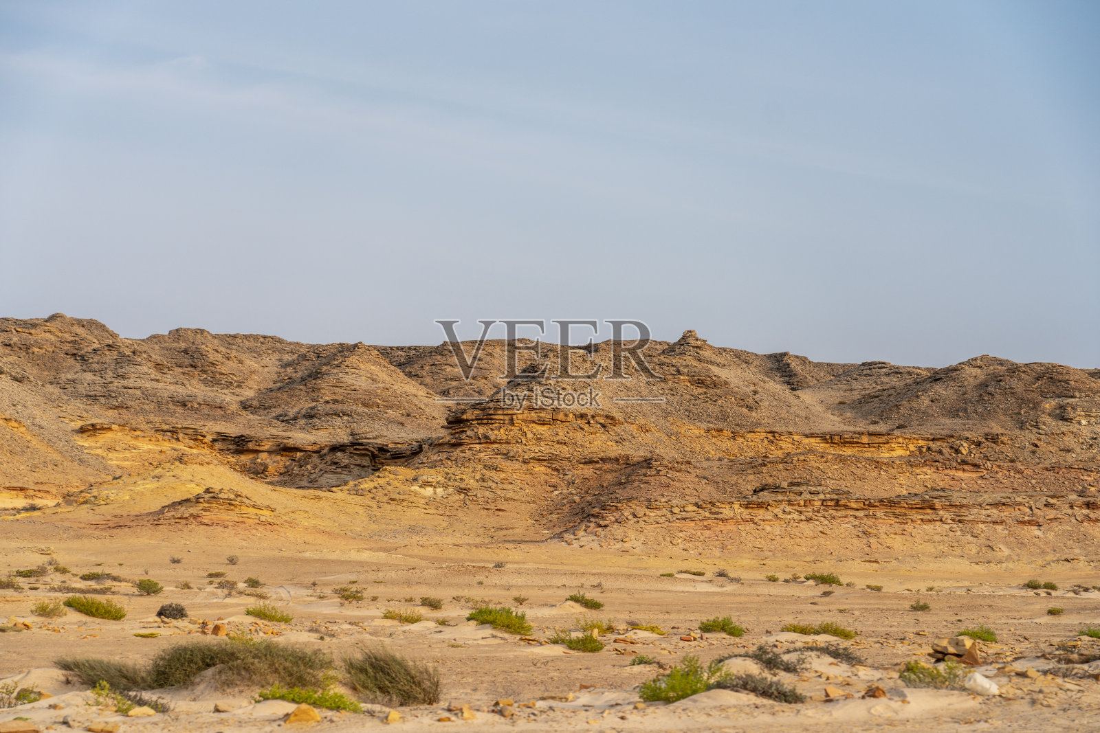 阿曼瓦希巴沙漠日落时分的砂岩沙丘照片摄影图片