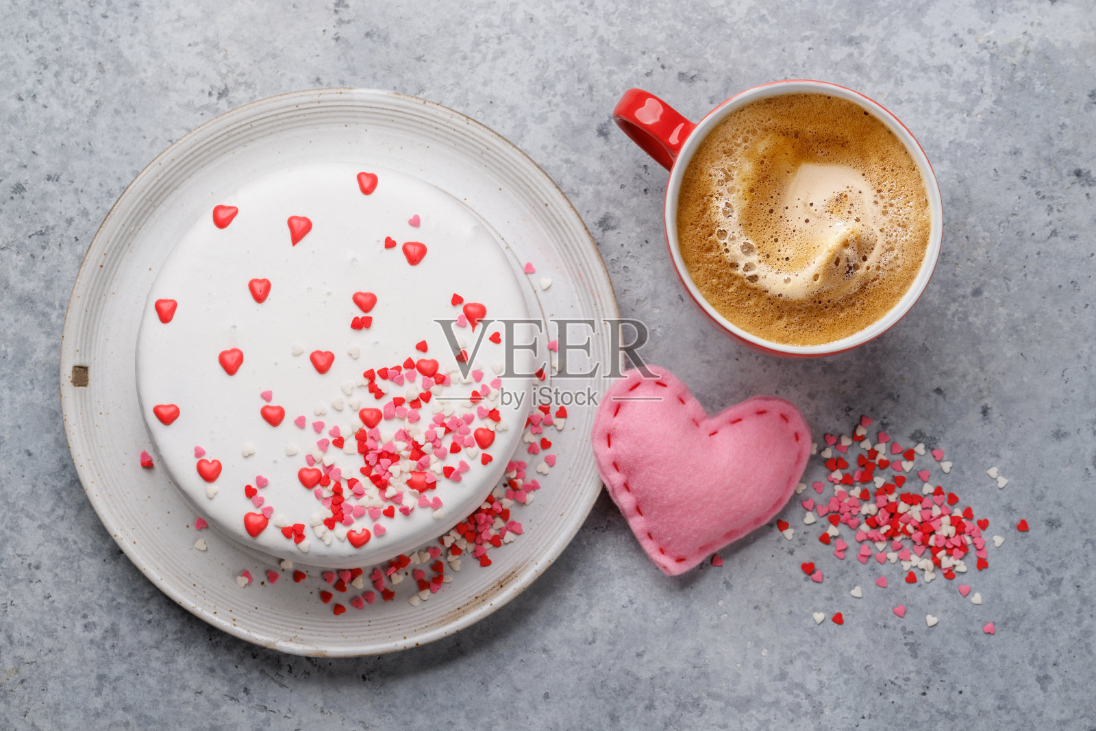 心形装饰蛋糕:庆祝活动的甜点照片摄影图片