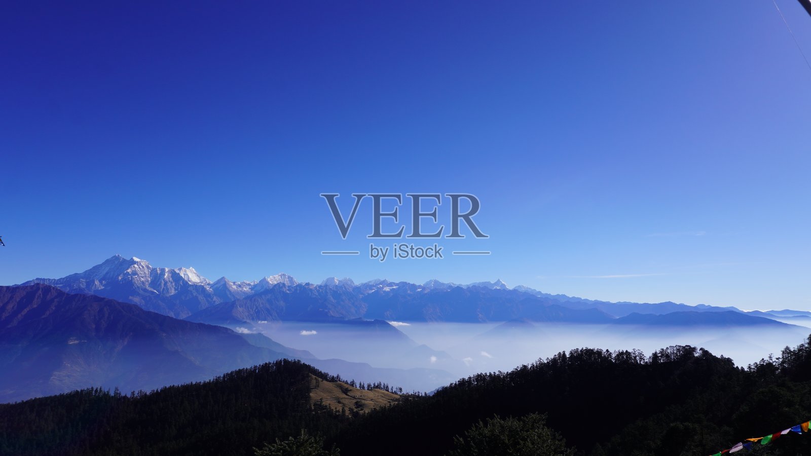 尼泊尔的喜马拉雅山照片摄影图片