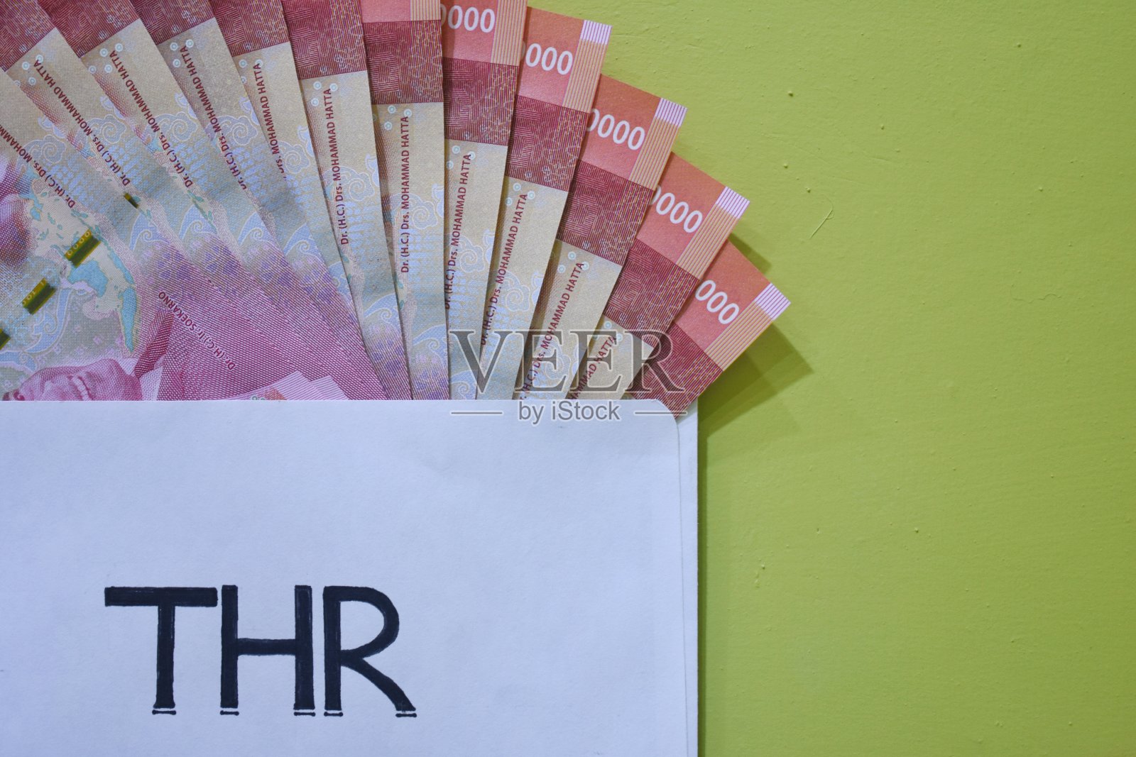 Thr (tunjangan hari raya)照片摄影图片