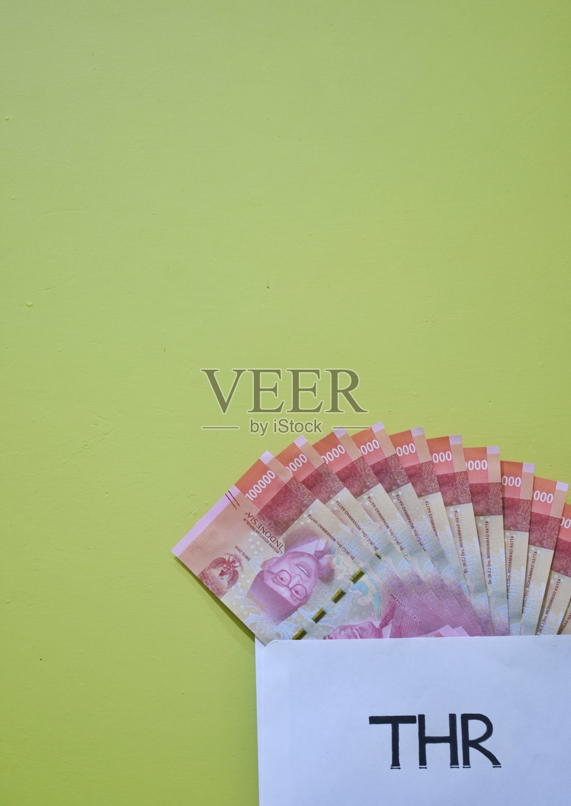 Thr (tunjangan hari raya)照片摄影图片