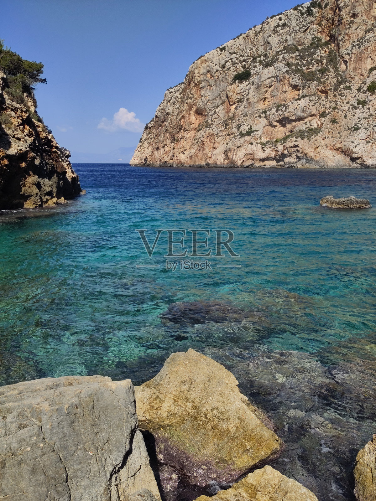 菲律宾海滩清澈的海水照片摄影图片