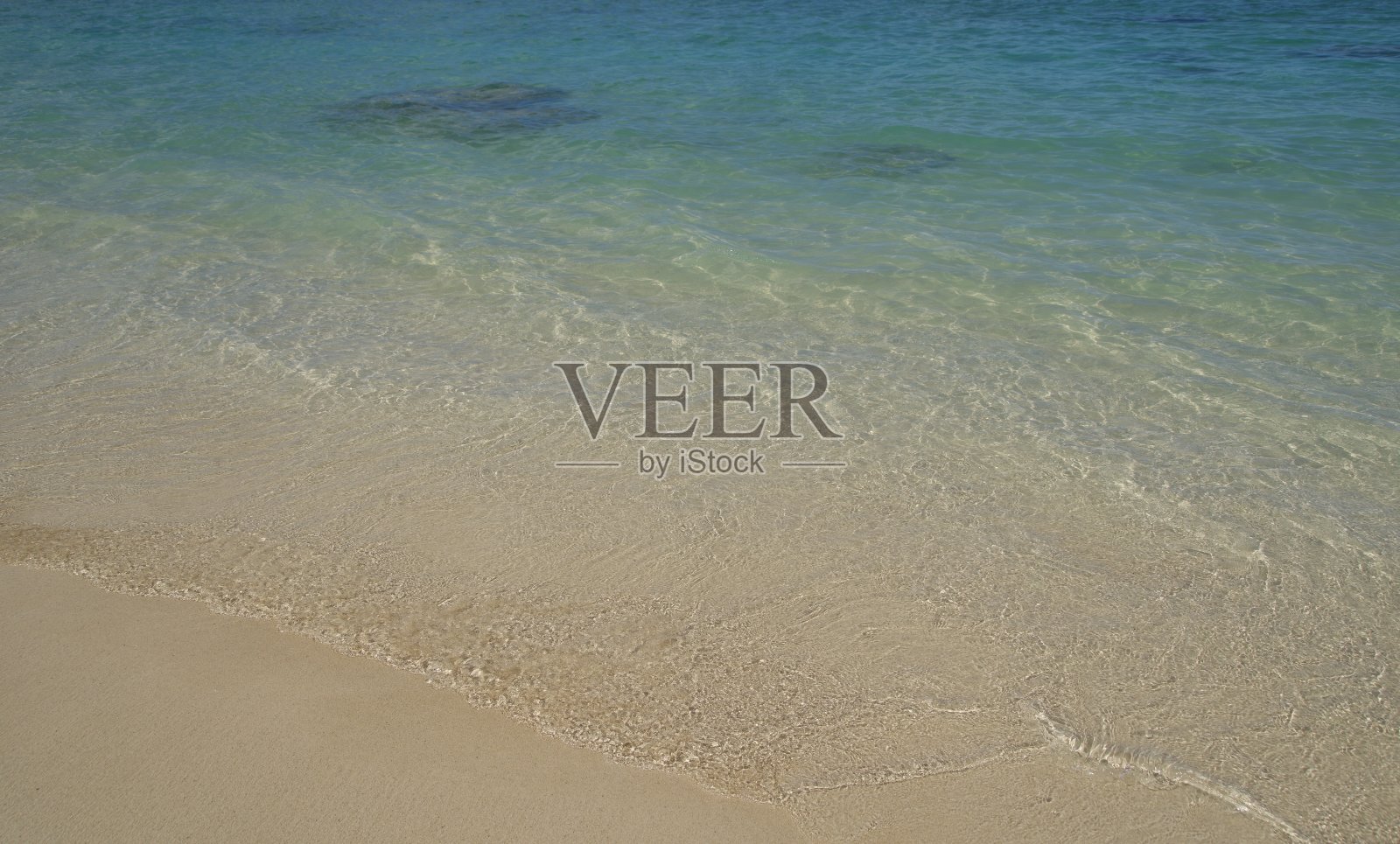 拉尼凯海滩清澈、干净的海洋和沙滩照片摄影图片