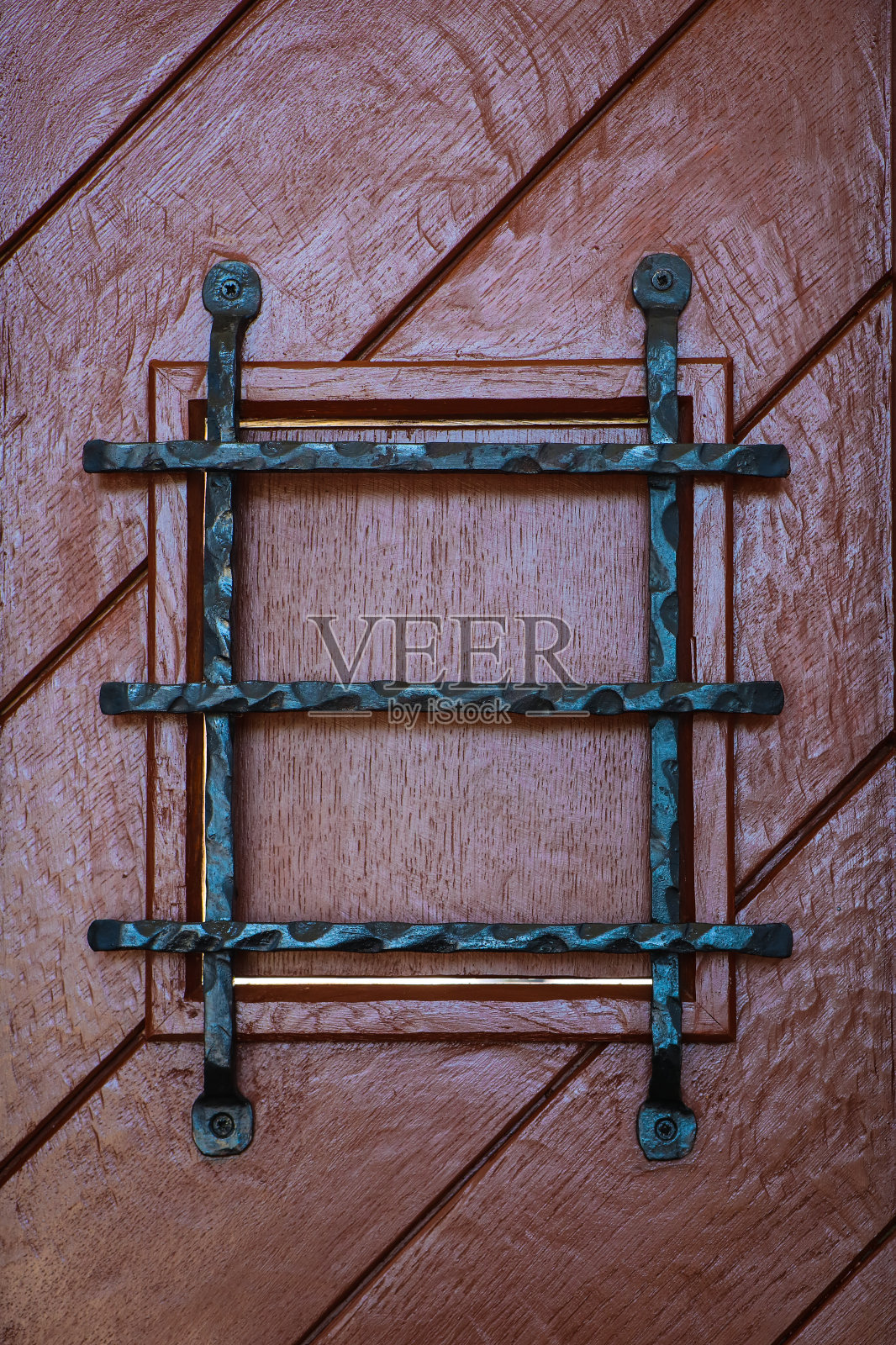 木门，带闩窗照片摄影图片