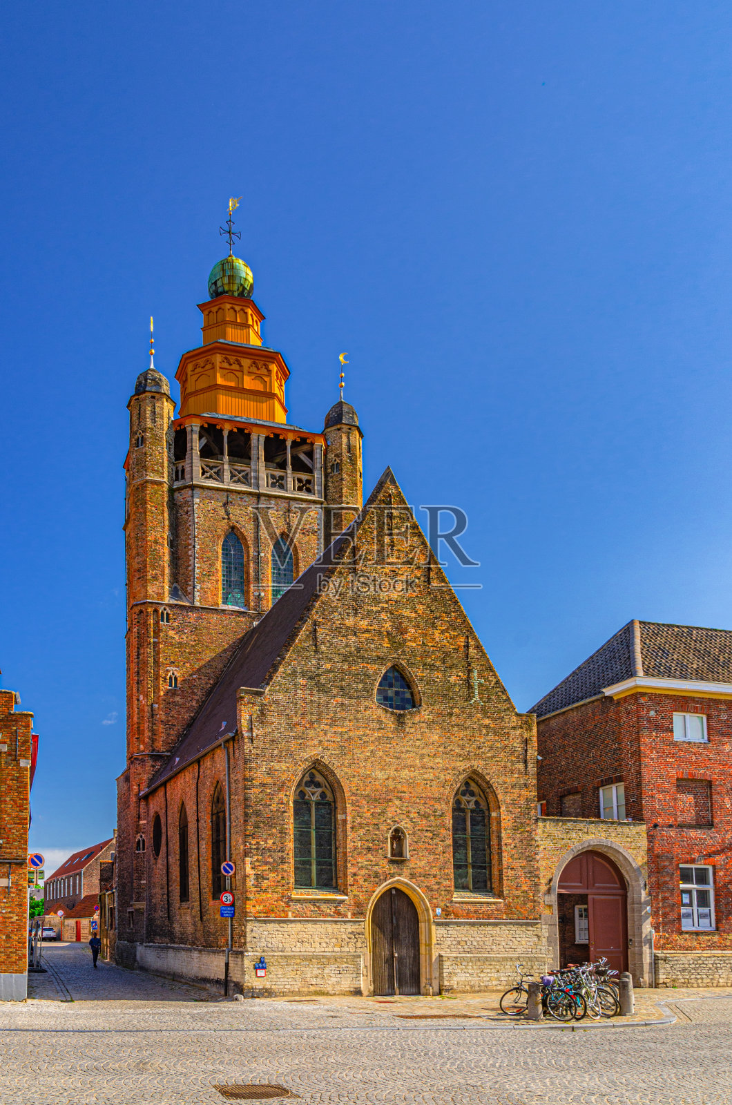 Adornesdomein Adornes estate Adornes Domain Jeruzalemkapel耶路撒冷教堂Kerk建筑位于布鲁日历史中心，布鲁日老城区st - anna区，垂直视图，比利时佛兰德地区照片摄影图片