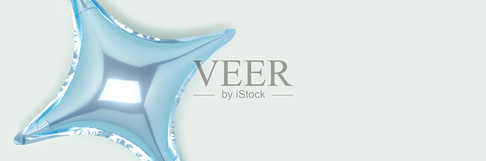 蓝色背景的气球旗帜。照片摄影图片