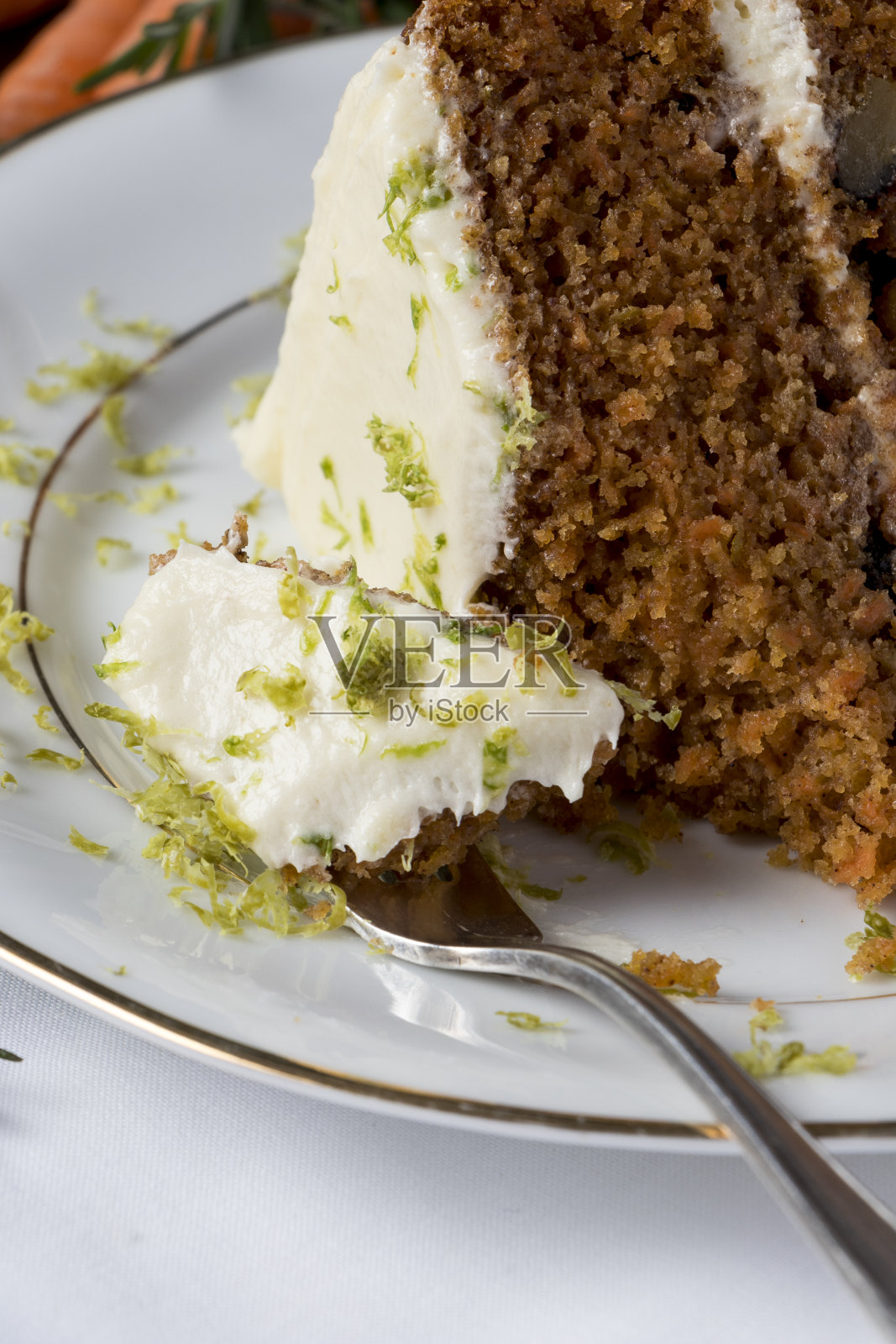 下午庆祝的胡萝卜柠檬甜点照片摄影图片