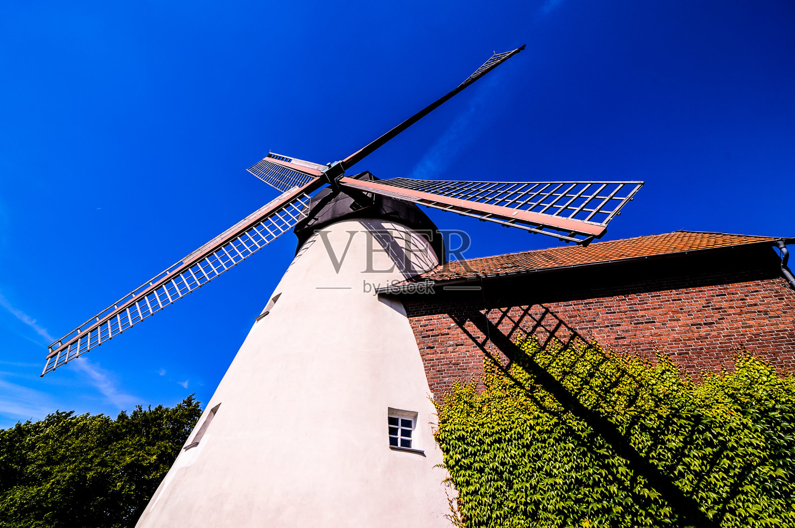 传统白色风车照片摄影图片