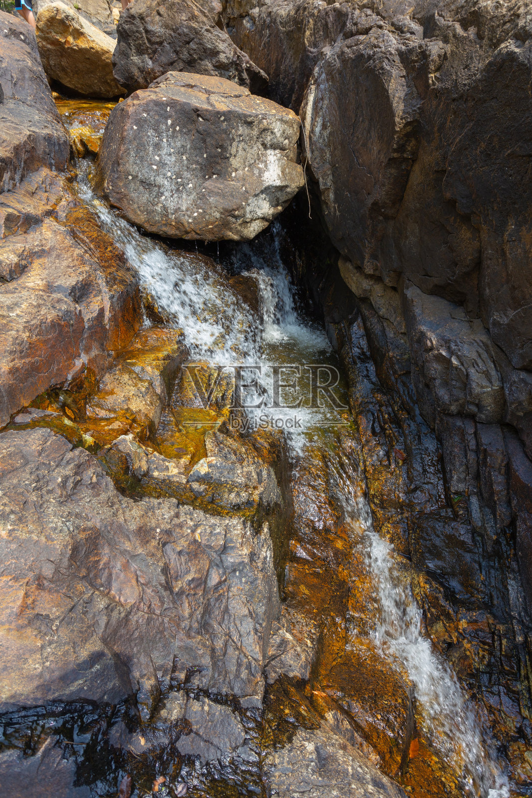 昌仁岛的瀑布照片摄影图片