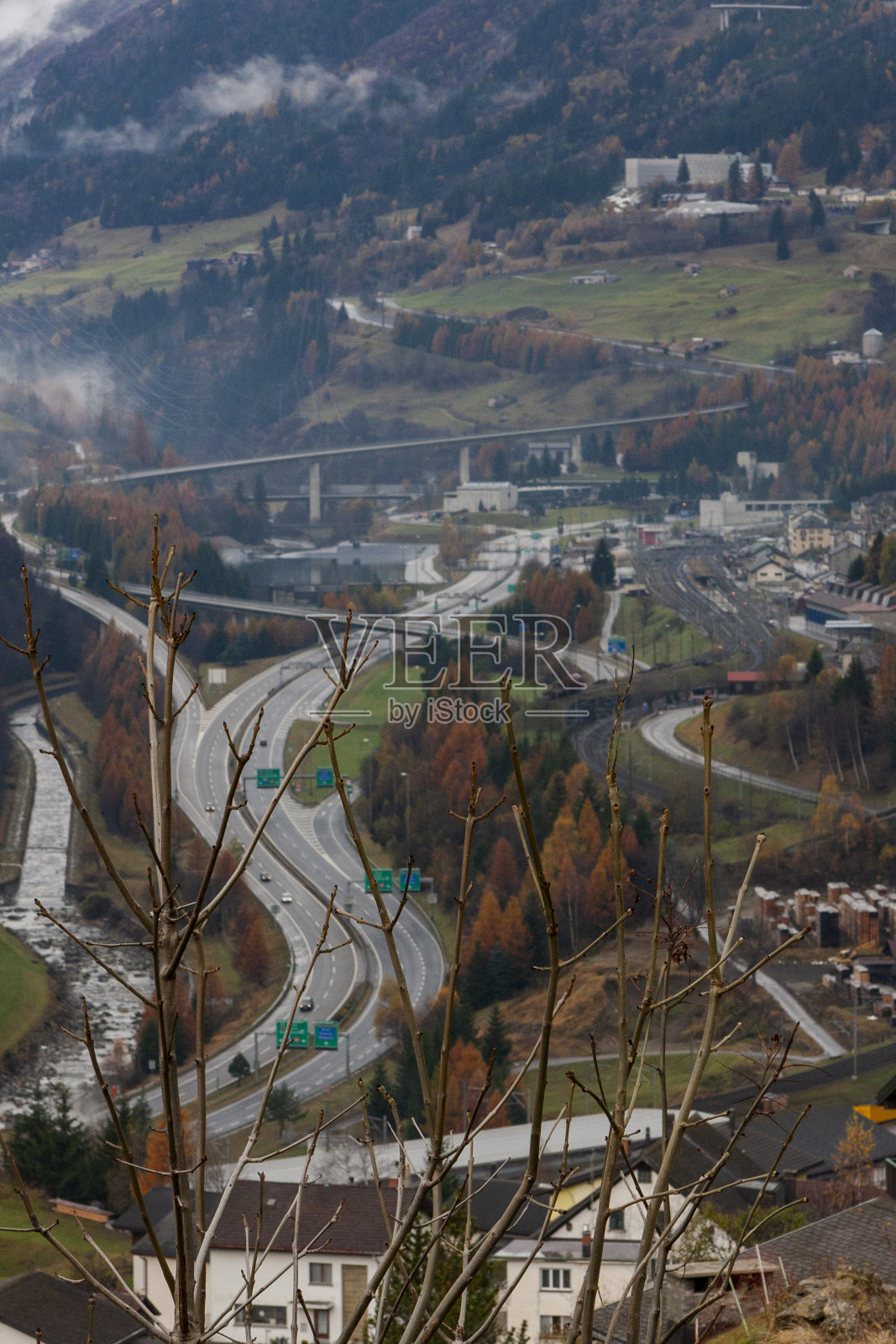 皮奥拉山谷，提契诺州，瑞士照片摄影图片