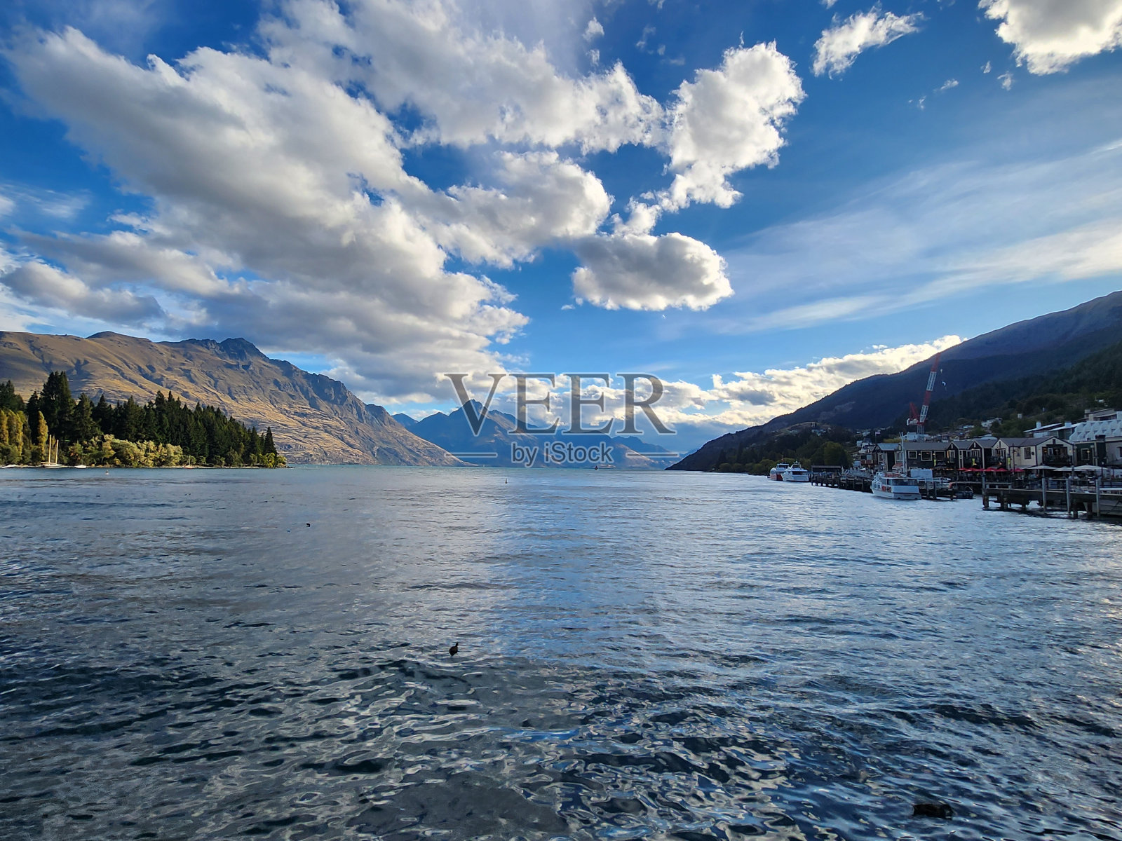 云下湖照片摄影图片