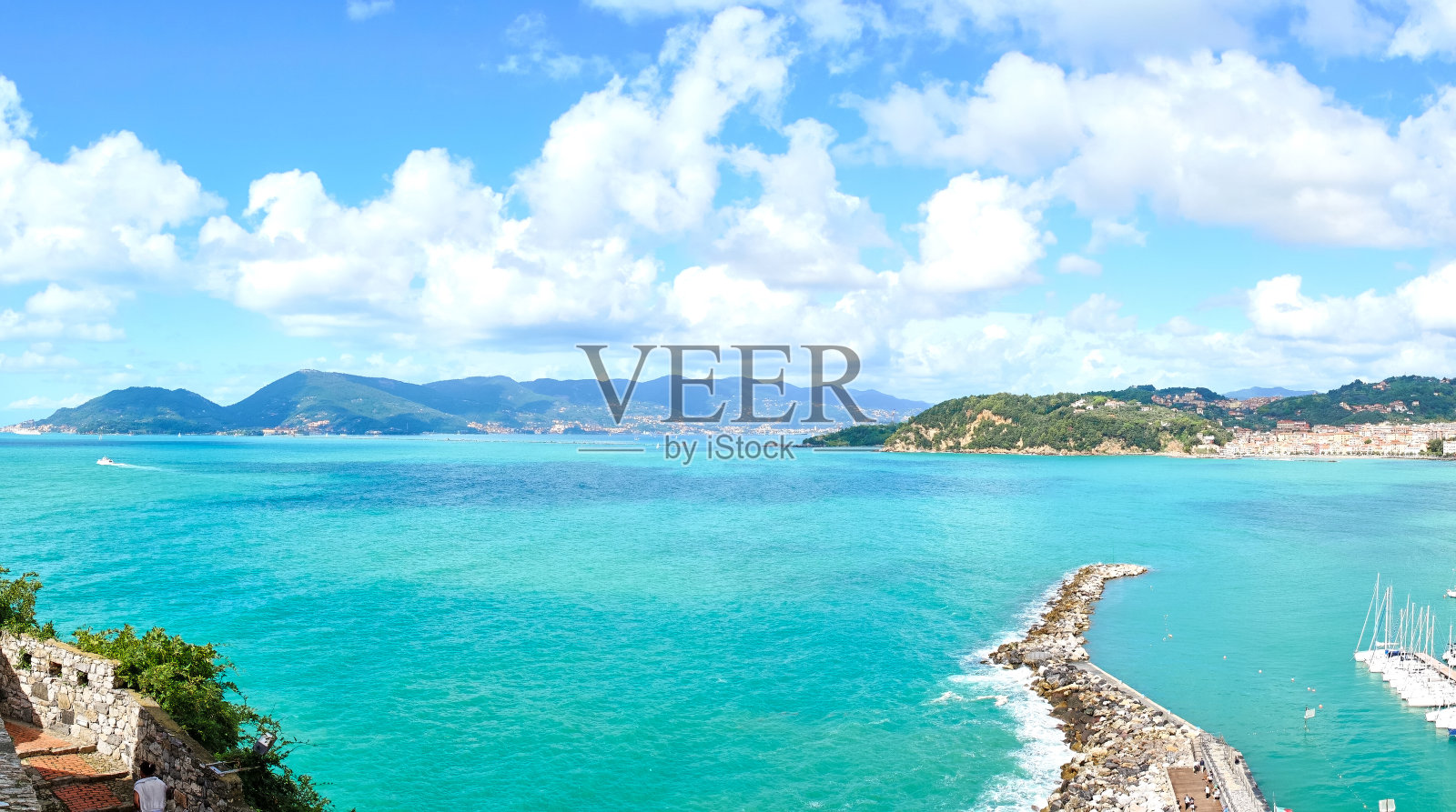 意大利卢古里亚海的莱里奇湾照片摄影图片