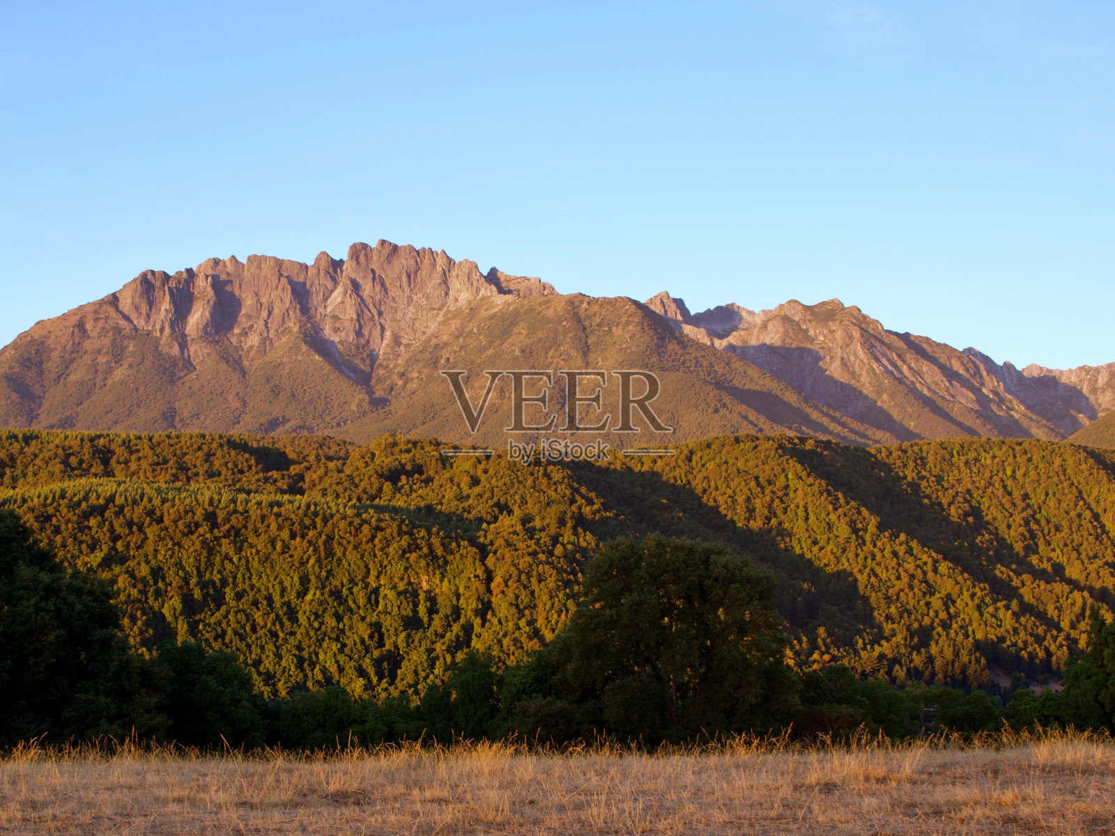 智利的山景日落照片摄影图片