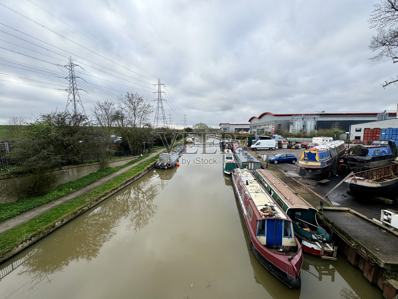 运河上的船照片摄影图片