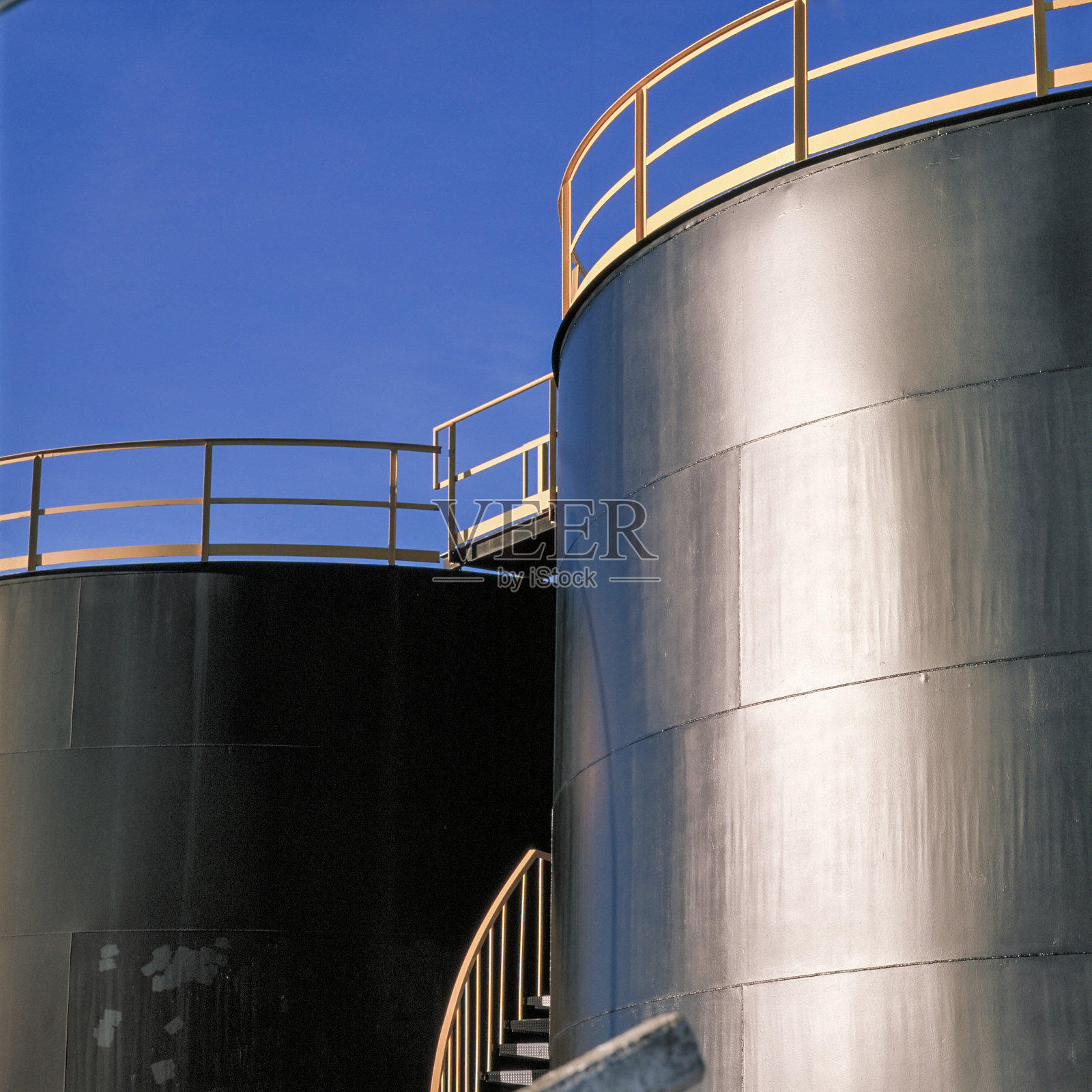炼油及成品油储存。照片摄影图片