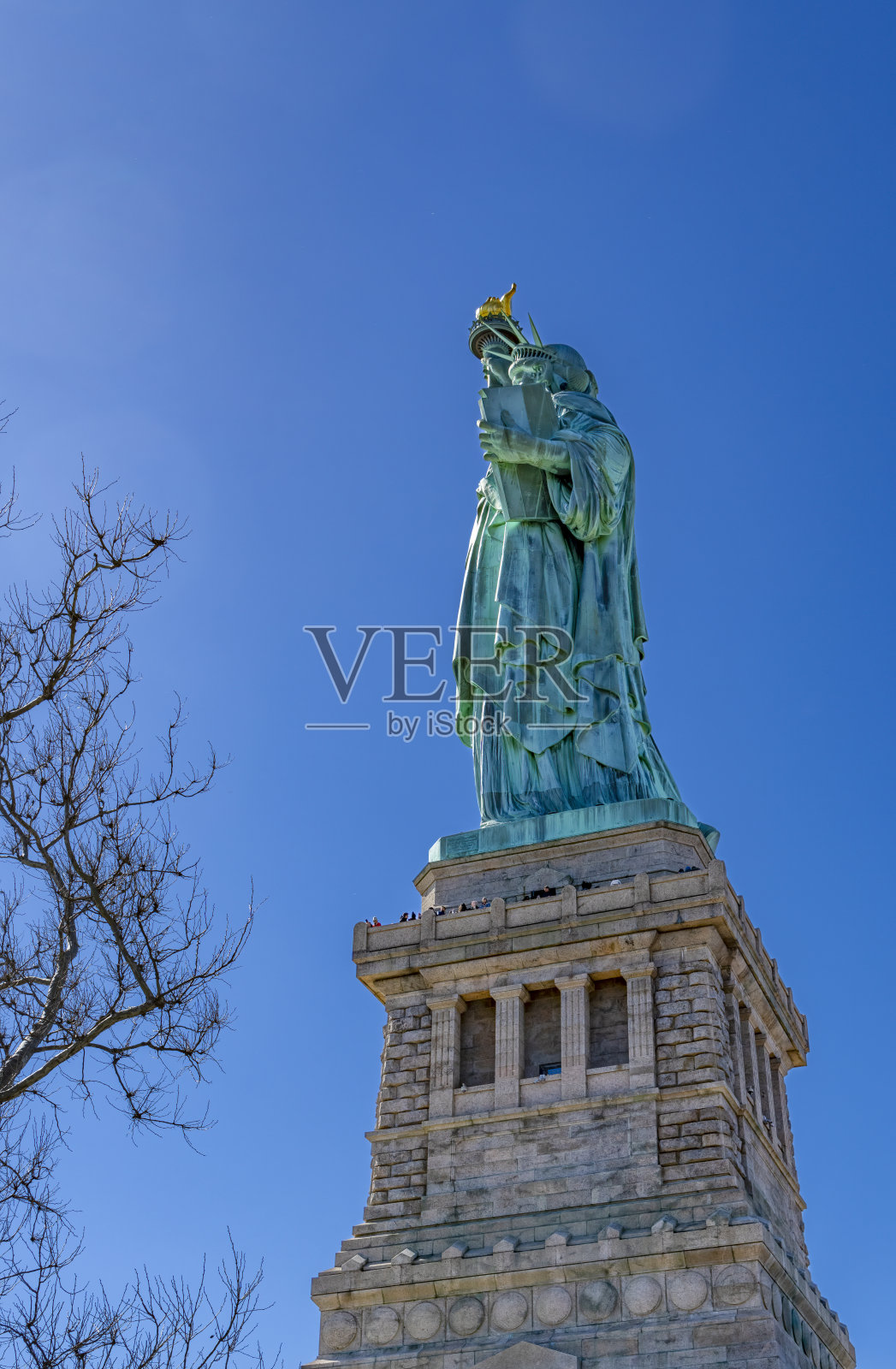 自由岛上的自由女神像照片摄影图片
