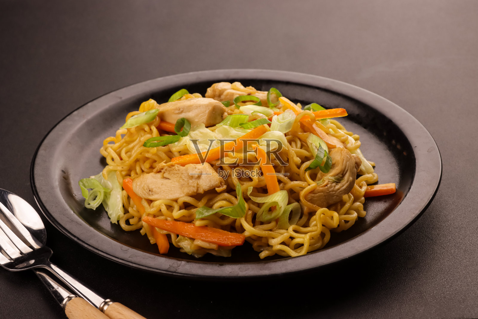 Pancit Canton是菲律宾炒面。照片摄影图片