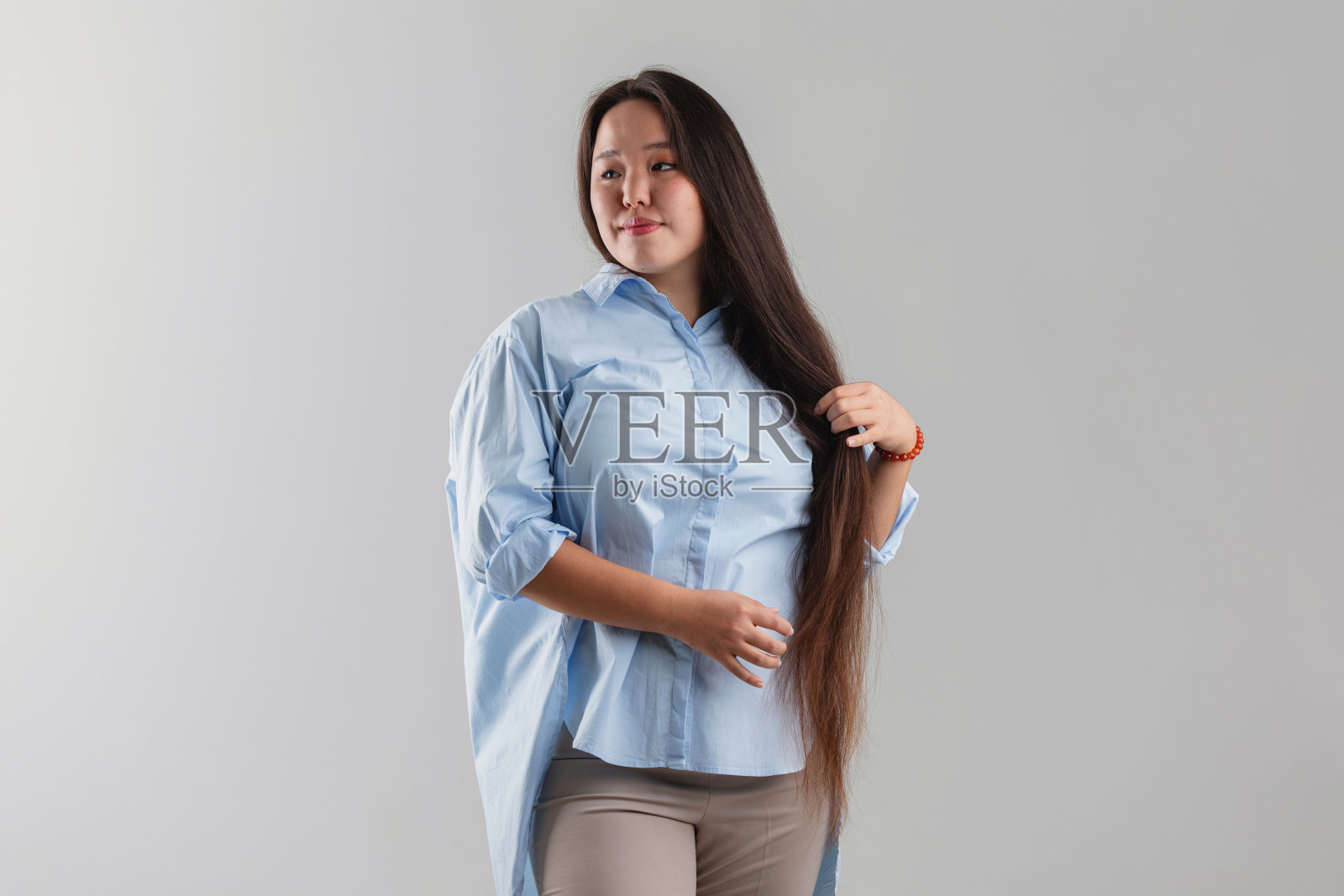 自信的年轻女商人肖像照片摄影图片