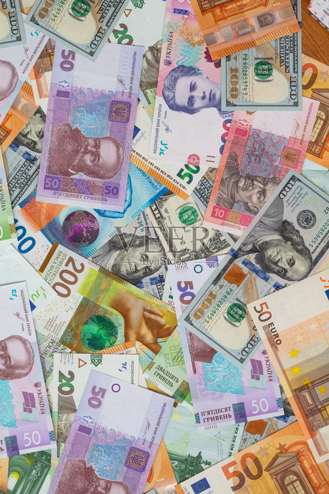 瑞士法郎，美元，欧元，波兰兹罗提纸币特写照片摄影图片