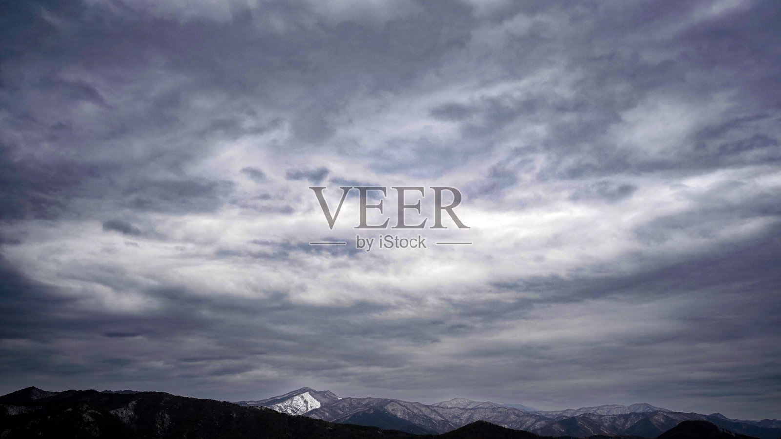 韩国的天空、河流和山脉照片摄影图片