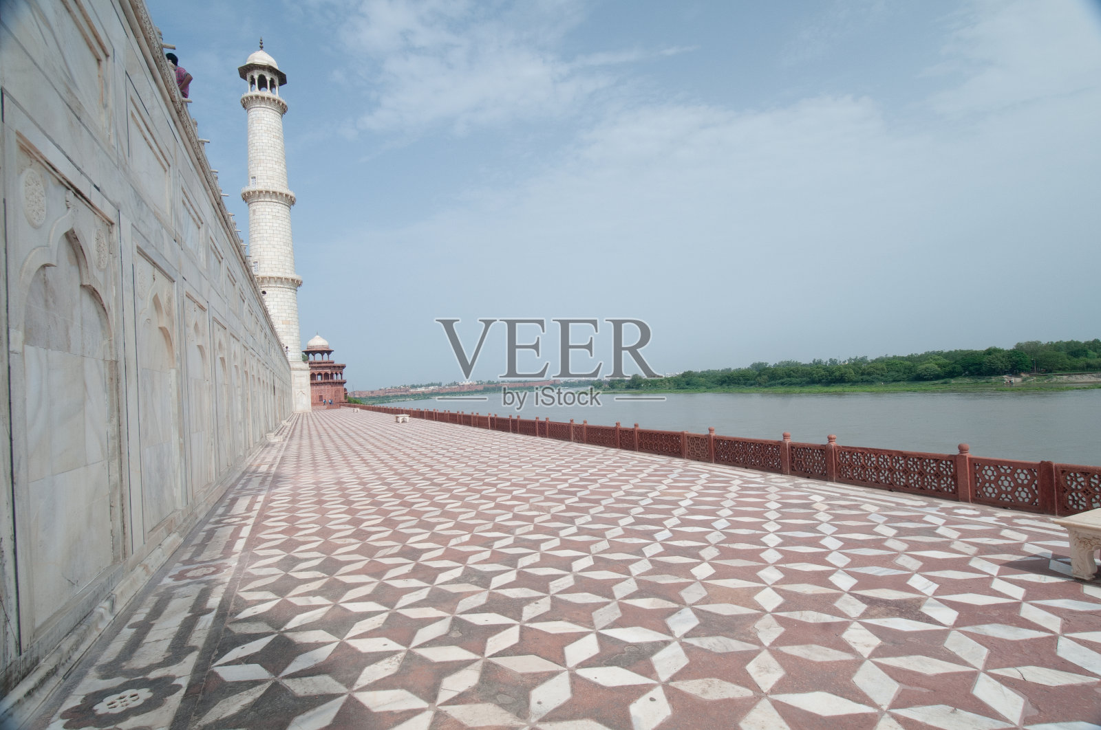 泰姬陵象牙白色大理石陵墓最好的例子莫卧儿建筑在17世纪与印度，波斯和伊斯兰风格的融合照片摄影图片