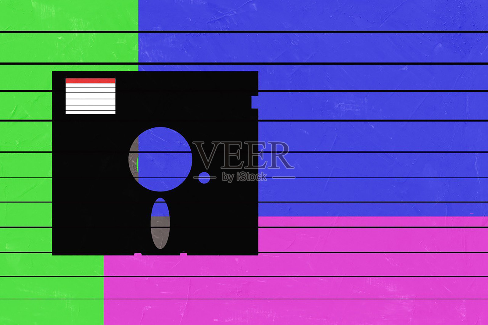 80年代彩色条纹复古软盘插画图片素材