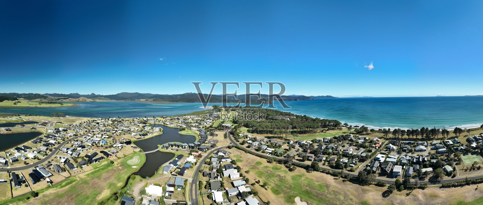 鸟瞰新西兰科罗曼德尔镇全景照片摄影图片