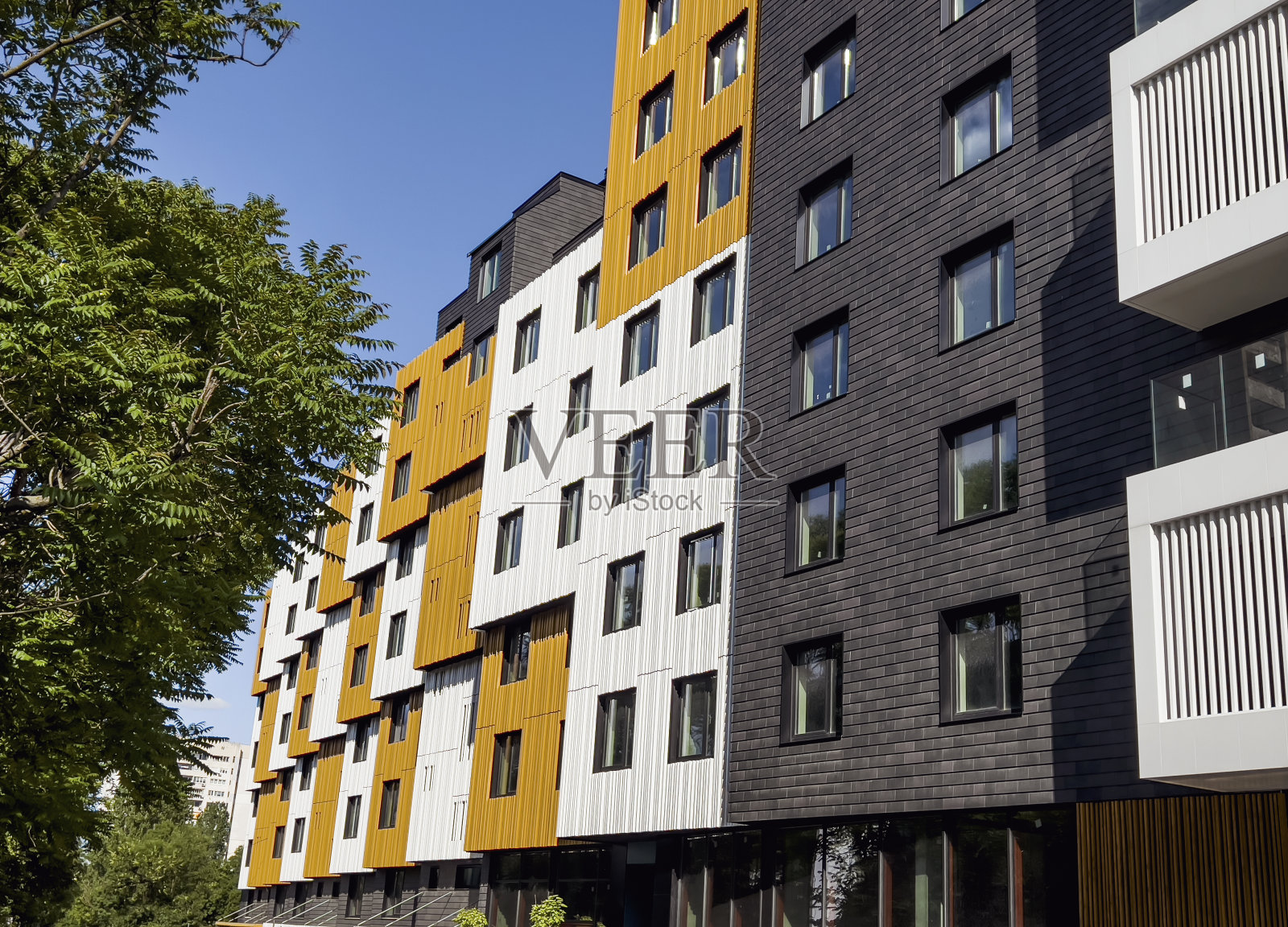 现代公寓楼照片摄影图片