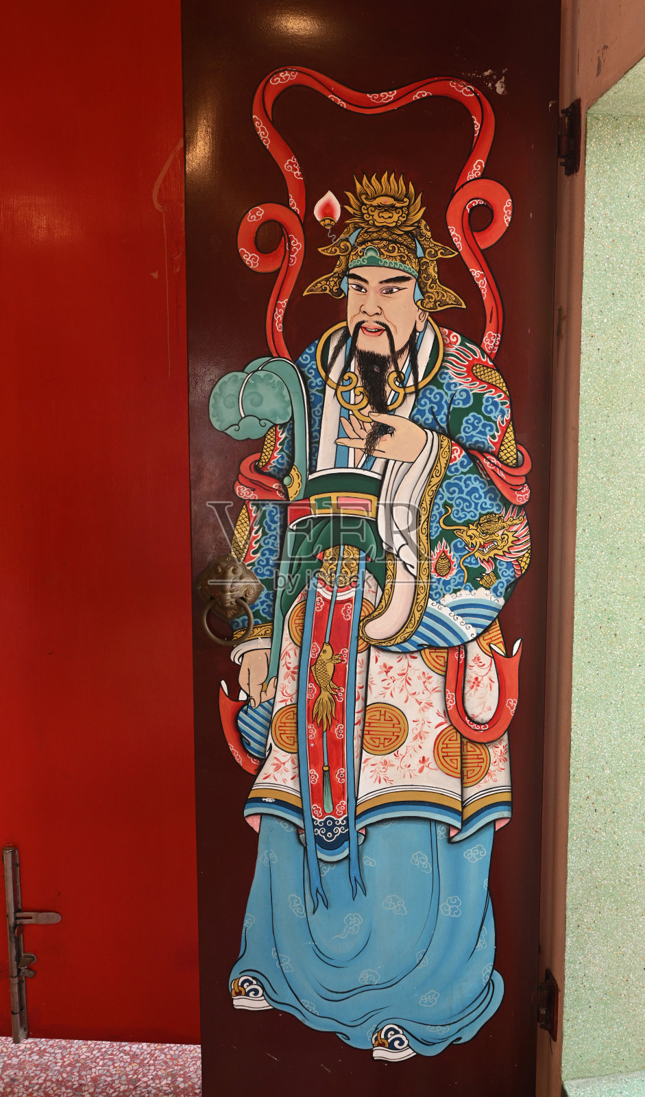 寺庙门上的传统中国画照片摄影图片