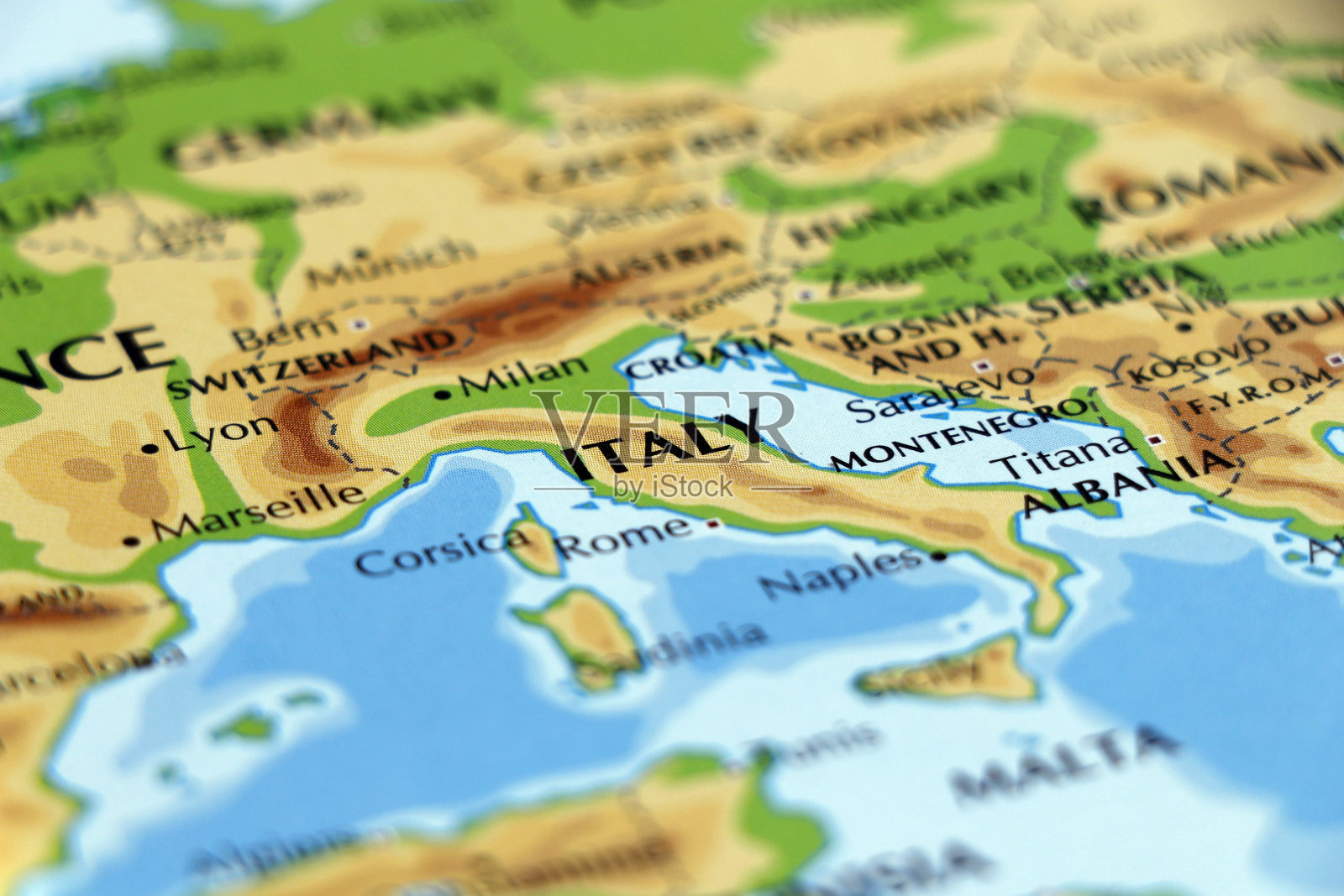 意大利及其邻国世界地图近景照片摄影图片