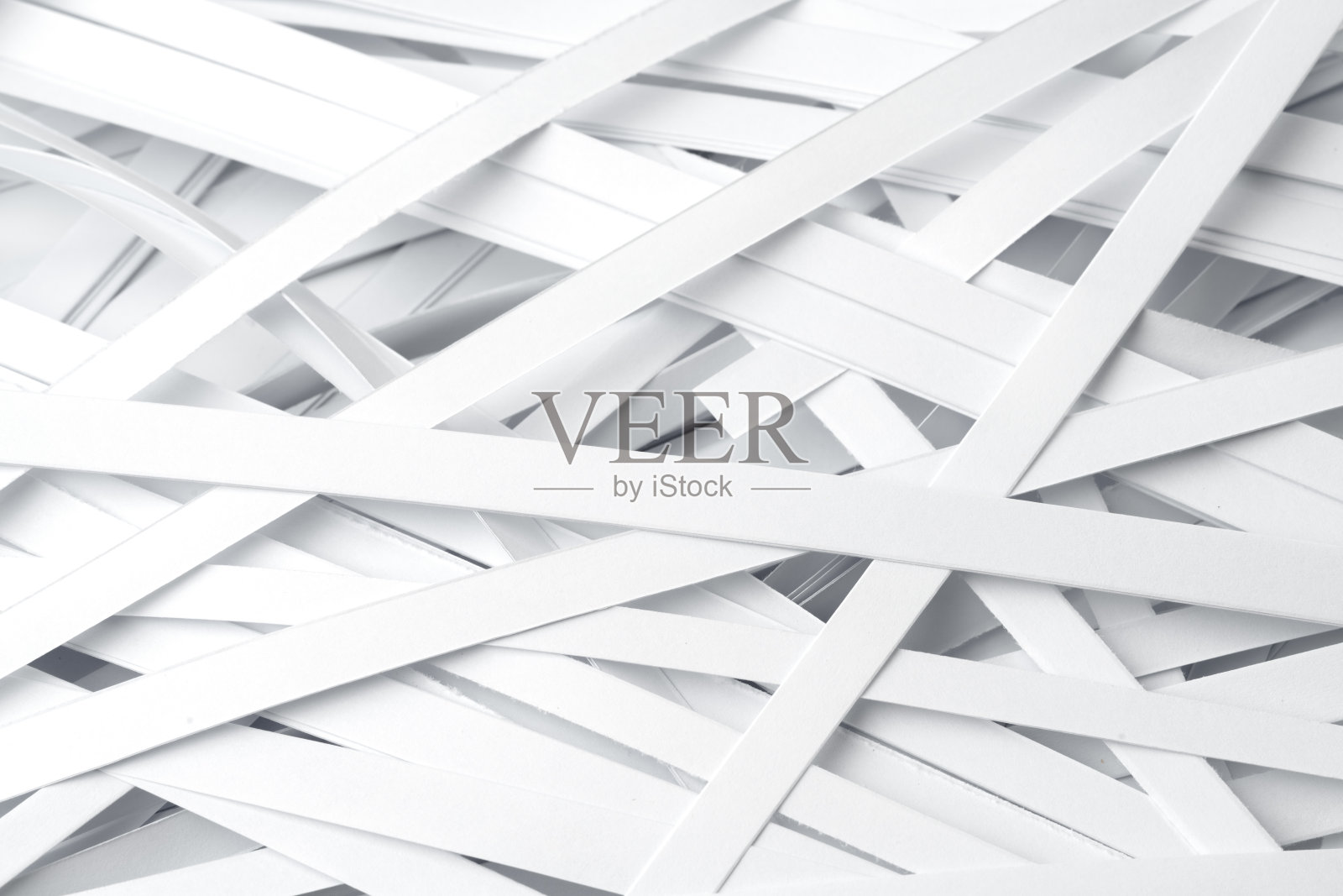 白底碎纸近景照片摄影图片