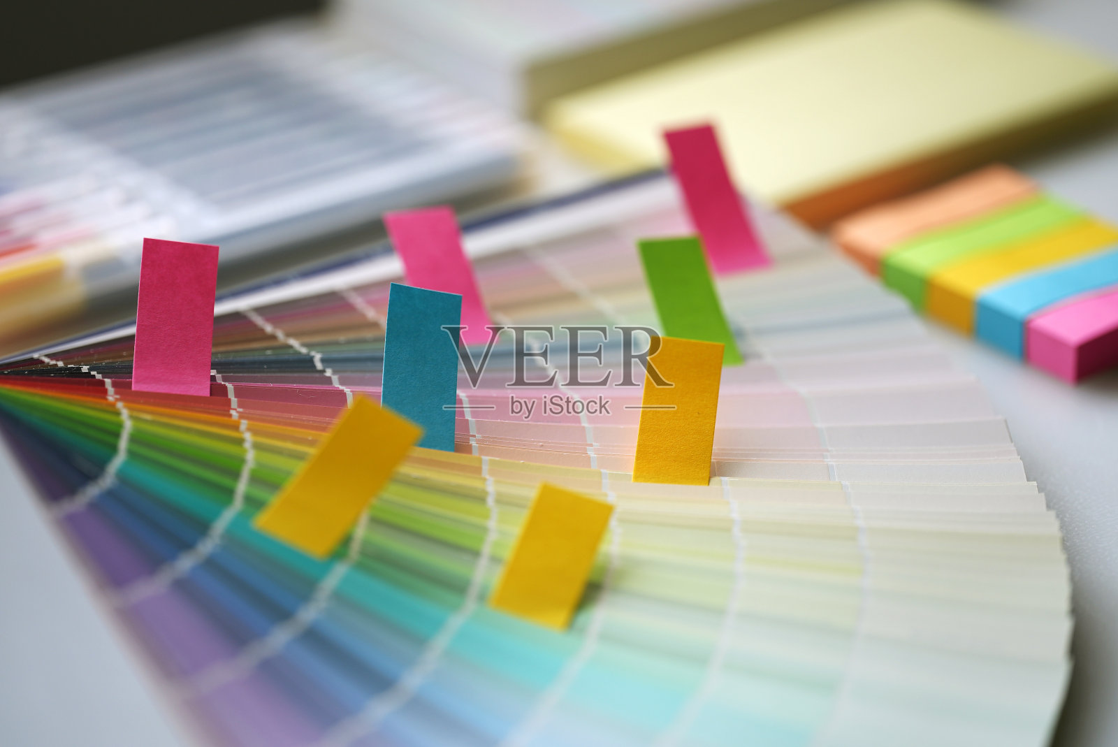 颜色指南与页面标记照片摄影图片