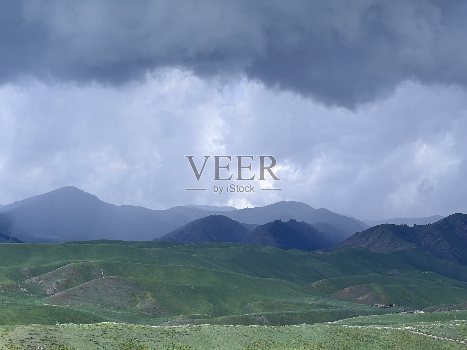 雨前照片摄影图片