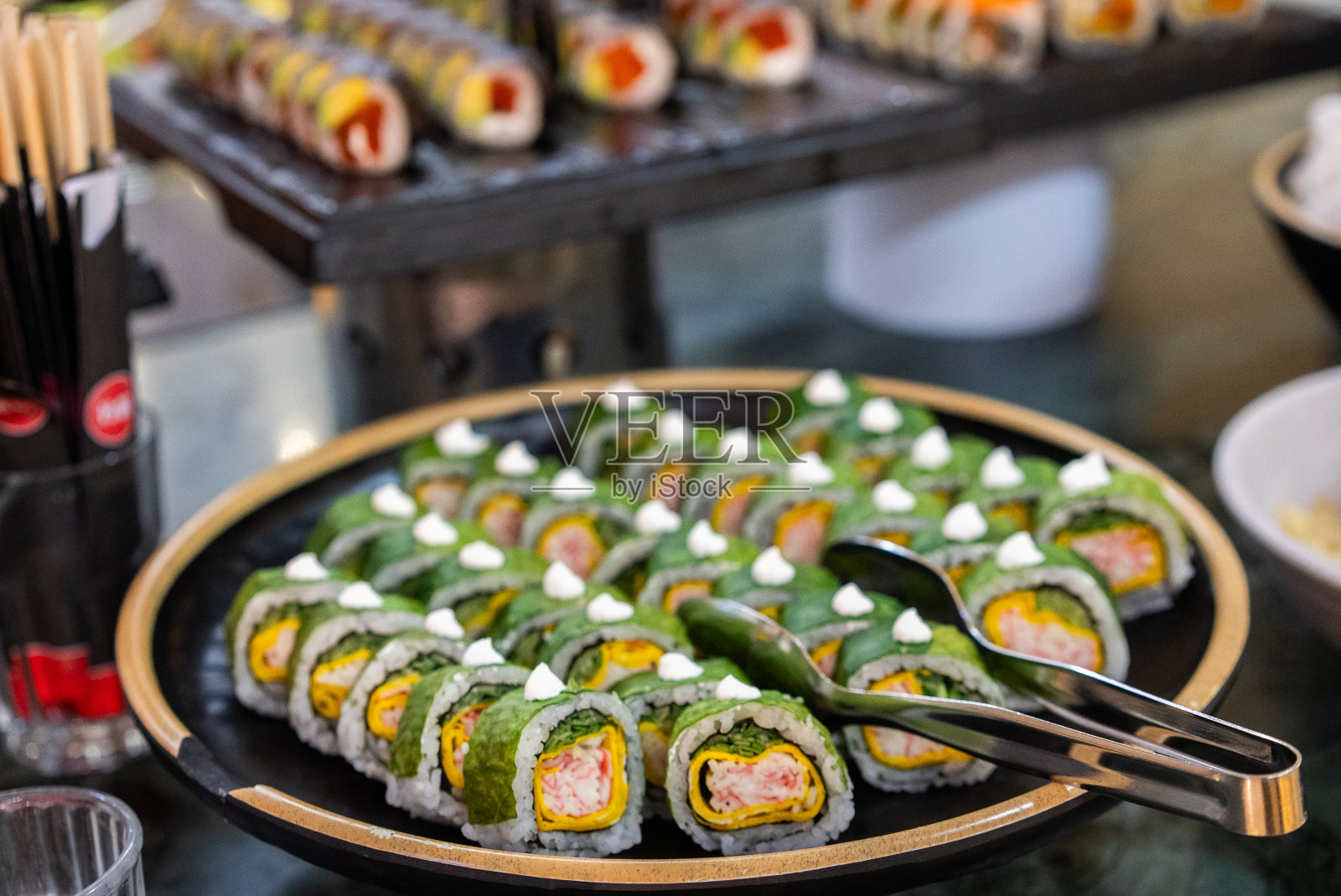 寿司卷自助餐照片摄影图片